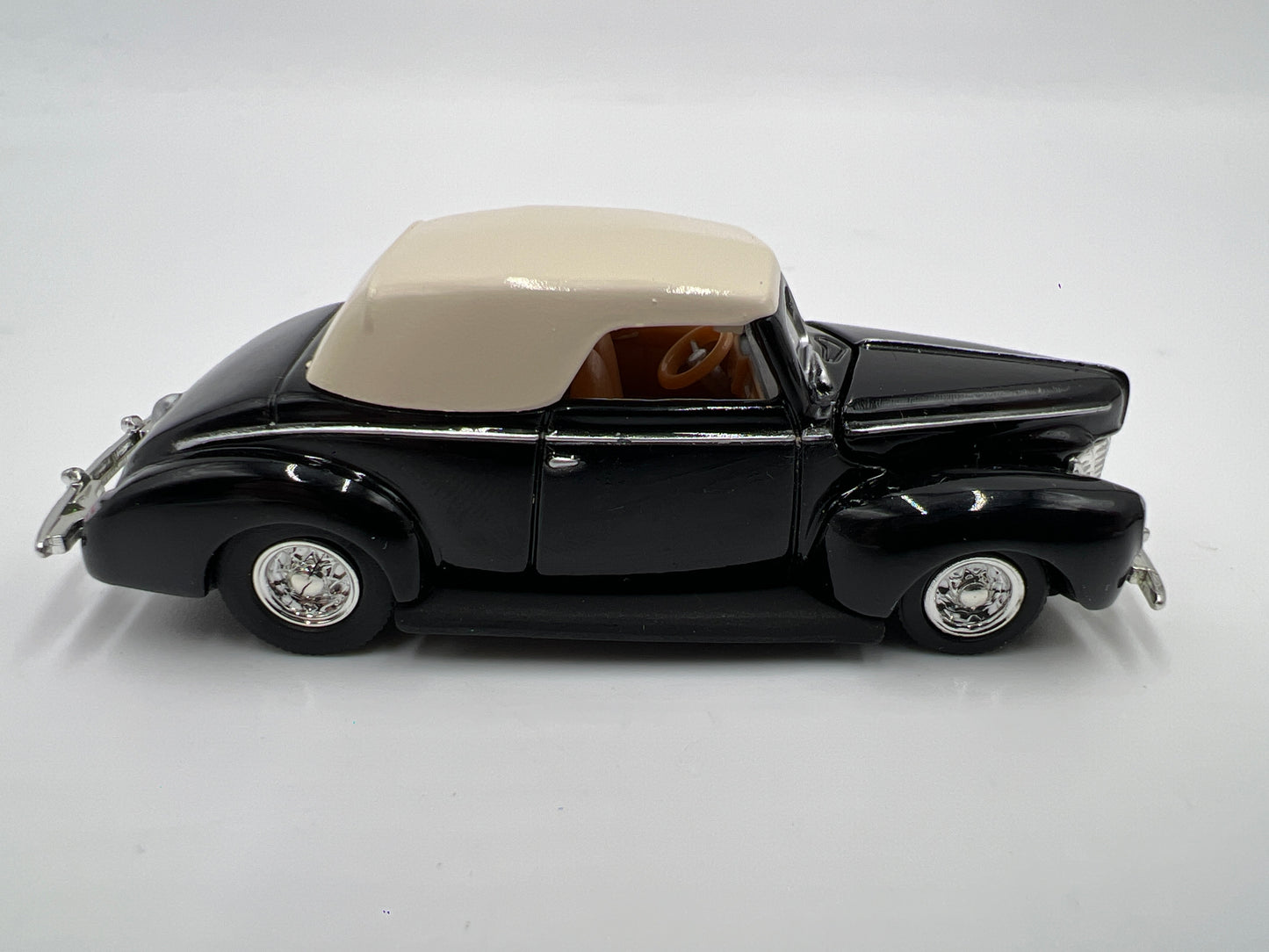 Hot Wheels Collectibles 1/64 Reggies Cars 1940 Ford Black Loose