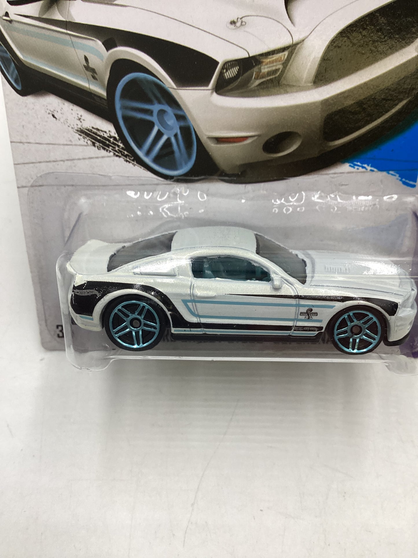 2013 Hot Wheels #155 10 Ford Shelby GT500 Supersnake White 22D