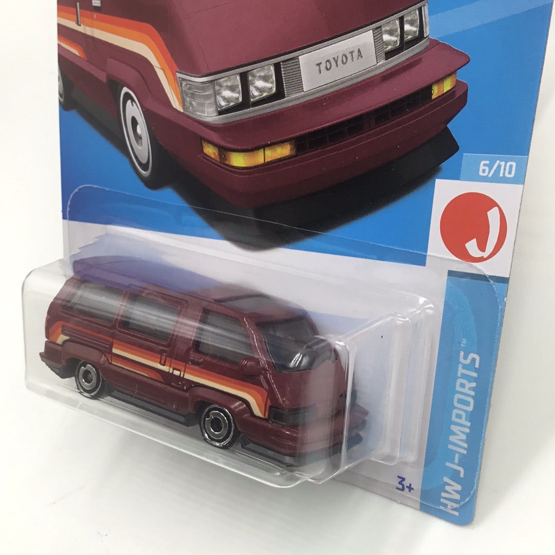 2023 hot wheels Q Case #95 1986 Toyota Van 94E