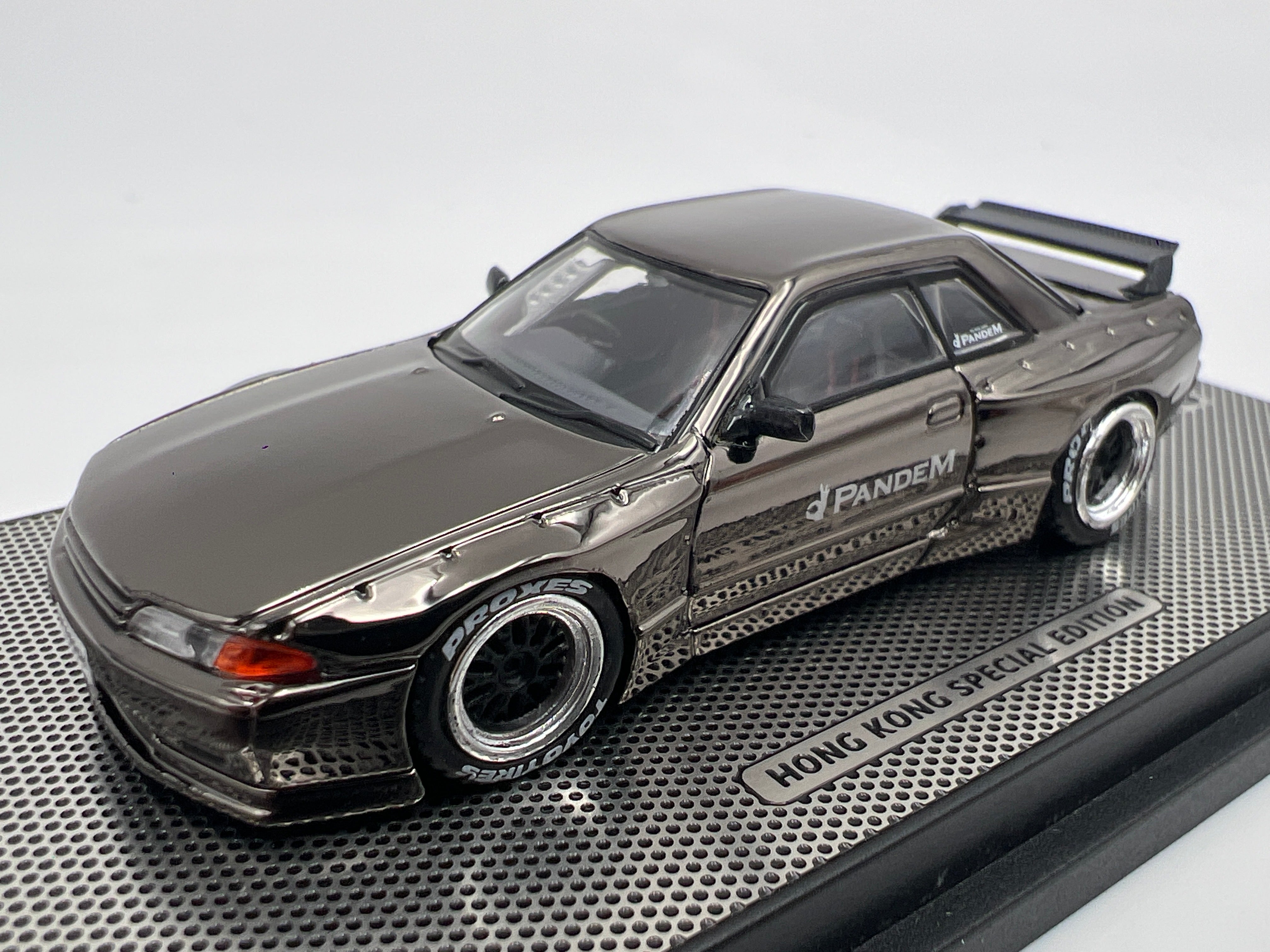 Inno64 1/64 Hong Kong Special Edition Nissan Skyline GT-R R32