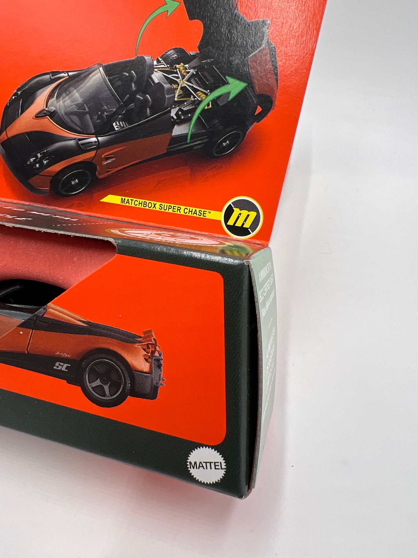 Matchbox Moving Parts Super Chase 2018 Pagani Huayra Roadster Orange