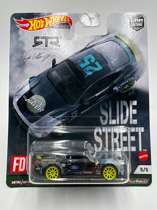 Hot Wheels Premium Slide Street #5 20 Ford Mustang RTR Spec 5 245E