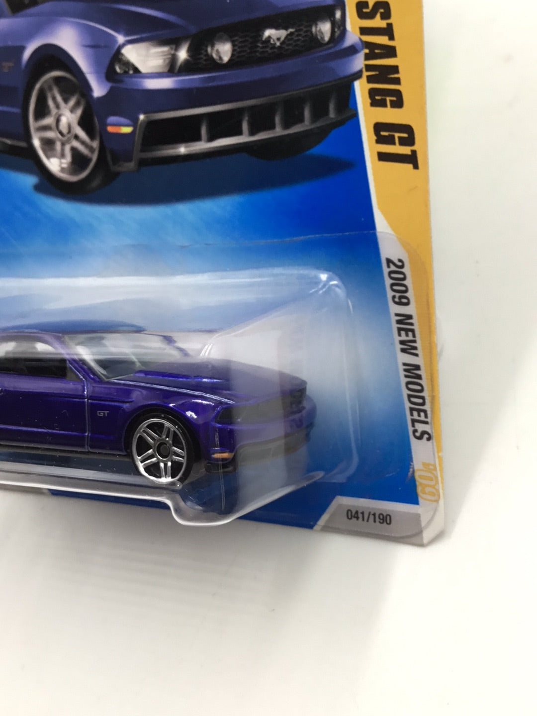 2009 Hot Wheels #41 2010 Ford Mustang GT Blue JJ3