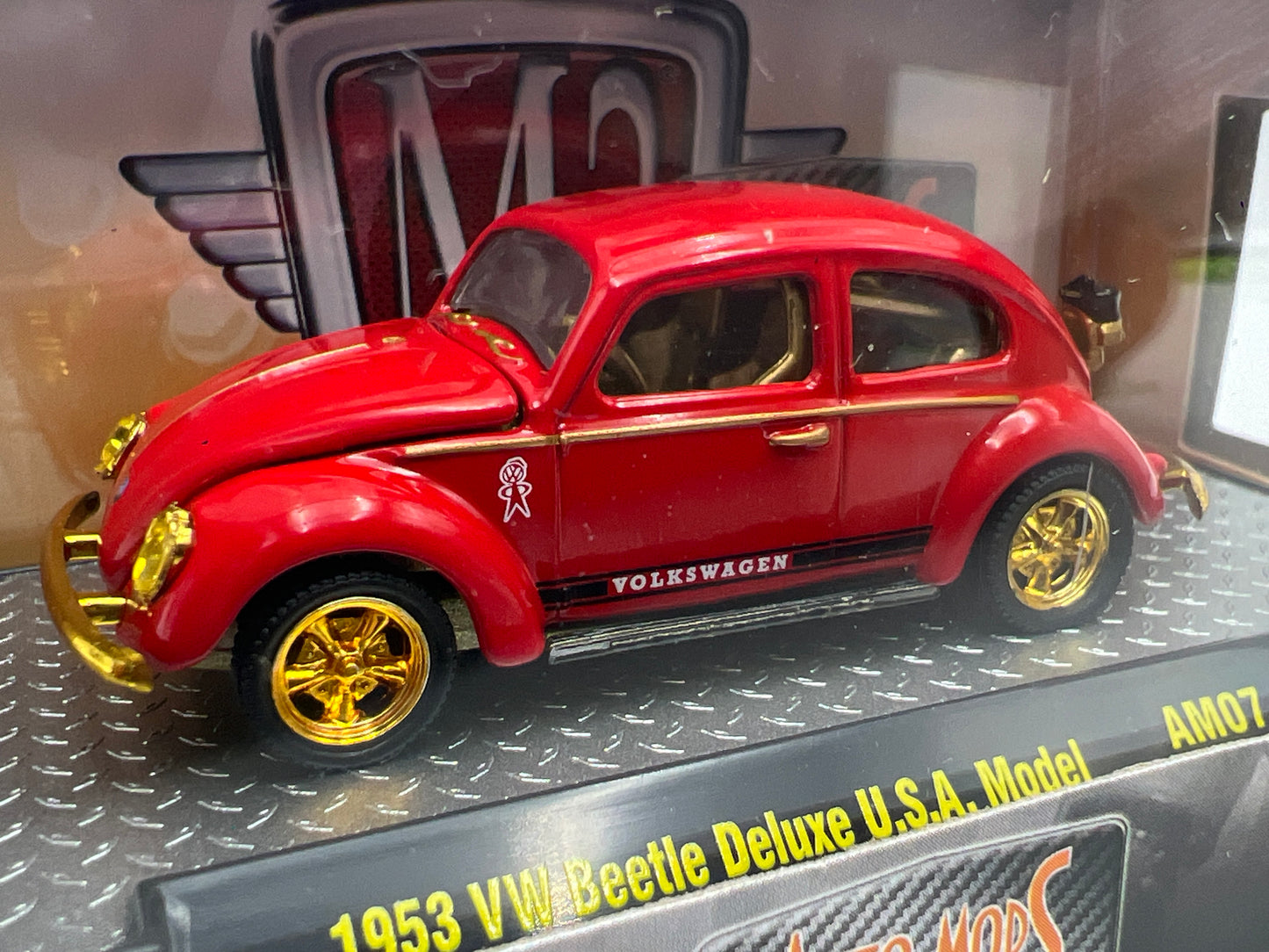 M2 Machines AM07 Auto Mods CHASE 1953 VW Beetle Deluxe USA Model Red