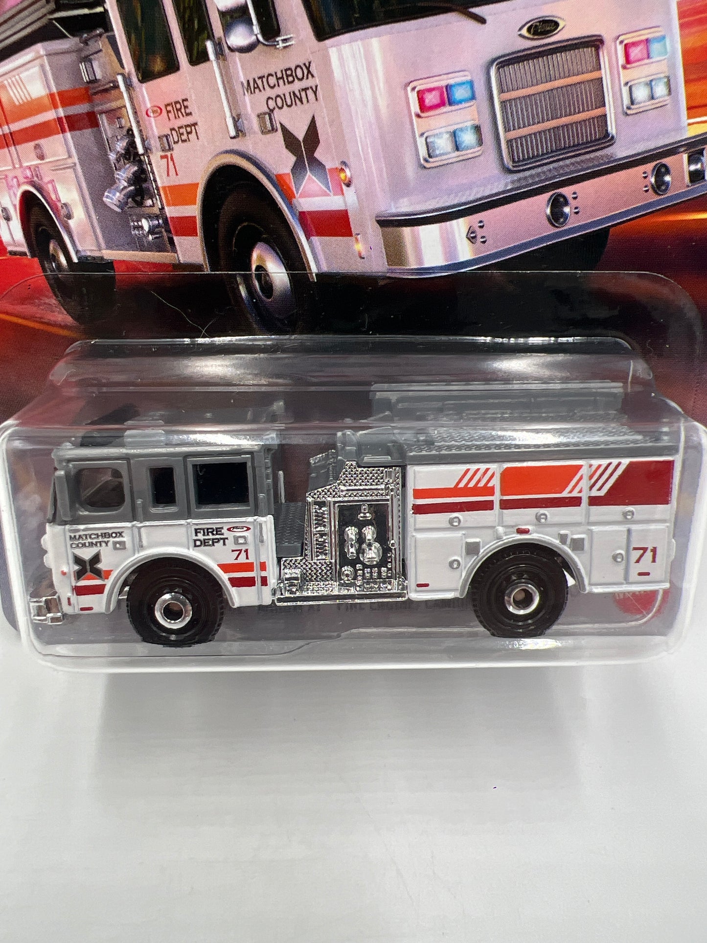 Matchbox #104 Pierce Arrow XT Fire Engine White 211G