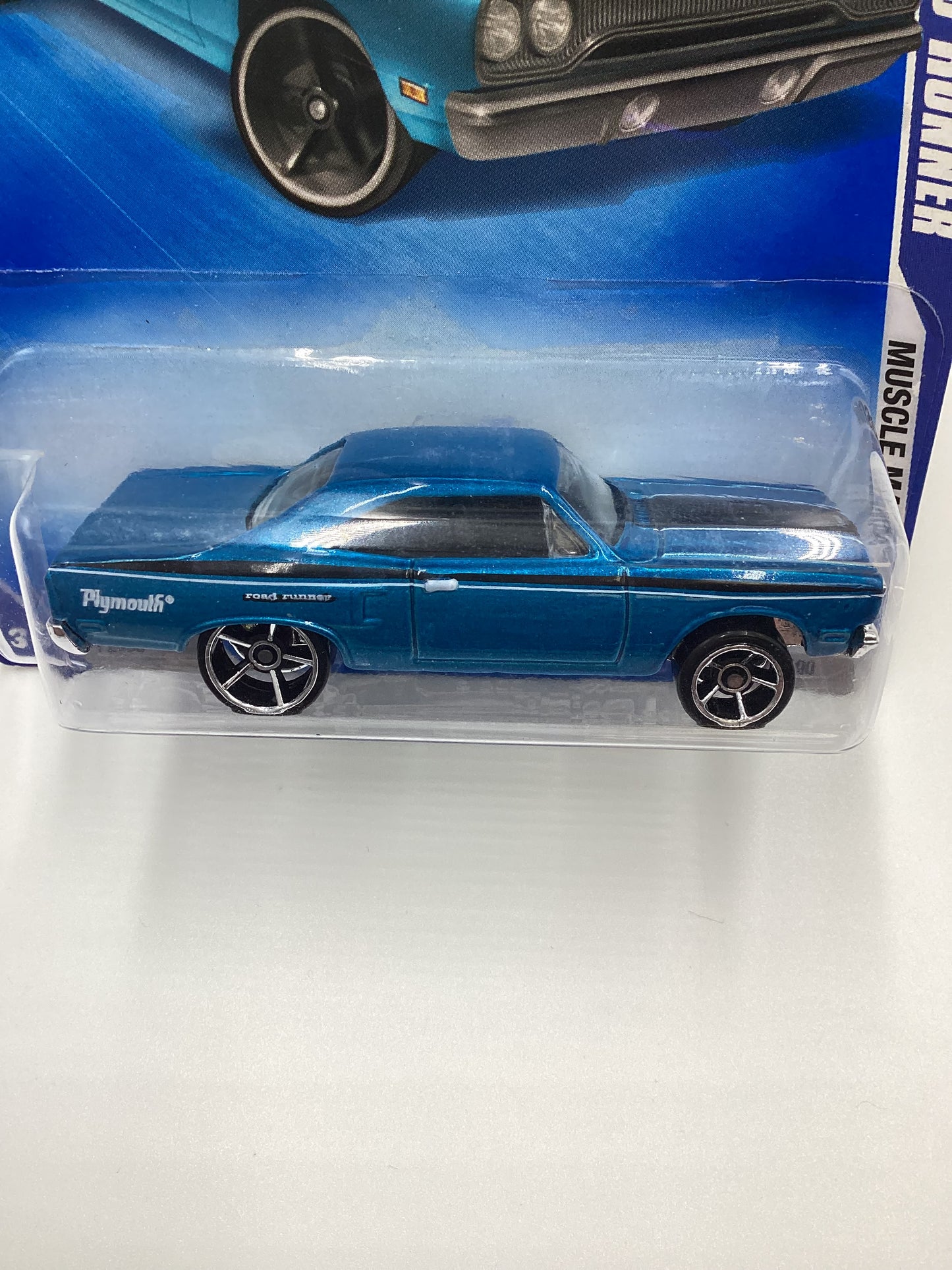 2009 Hot Wheels #079 70 Plymouth Road Runner Blue 46D