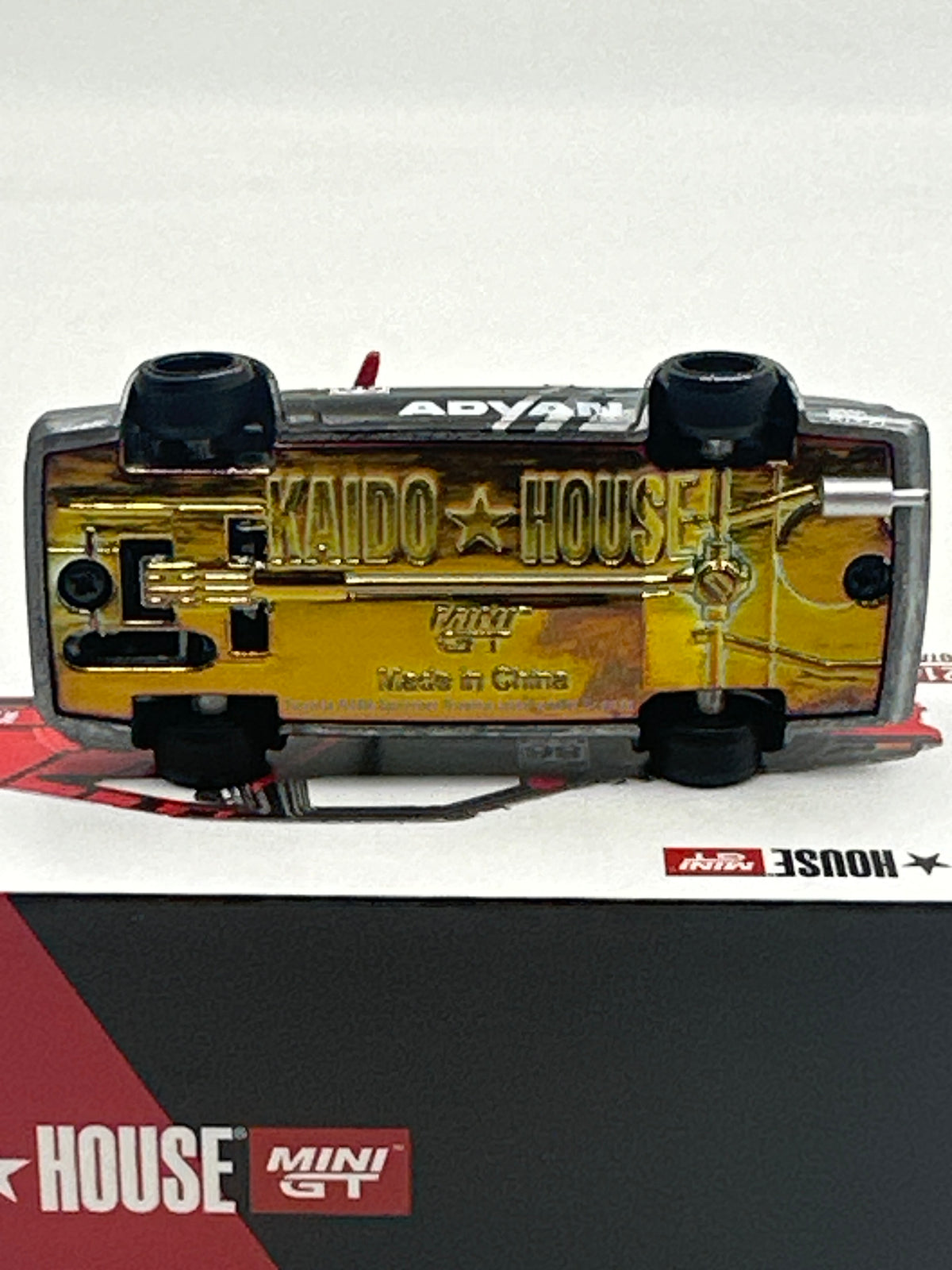 Mini GT Kaido House #214 Toyota AE86 Sprinter Trueno Kaido Advan CHASE