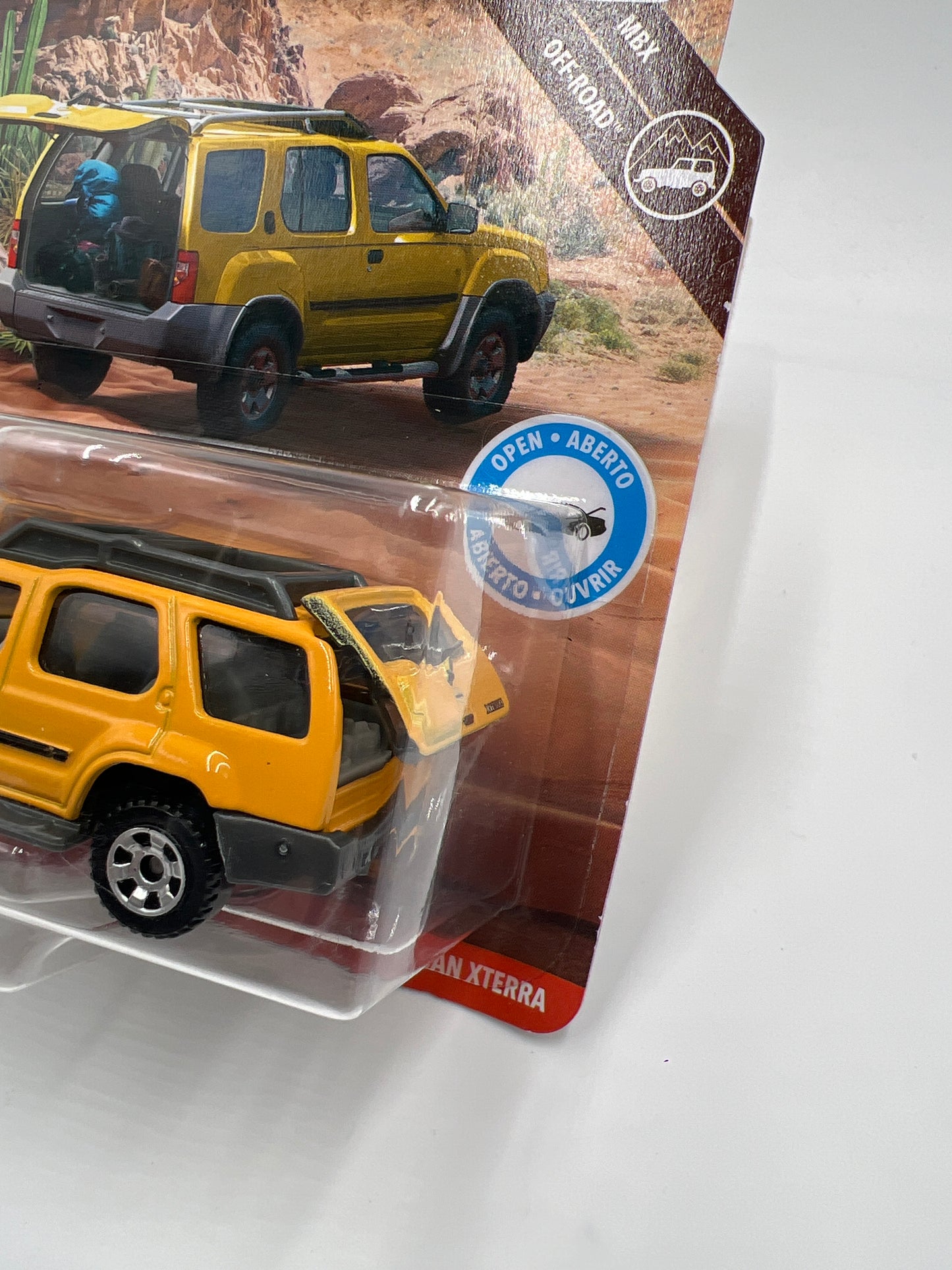 Matchbox Moving Parts MBX Off-Road 2000 Nissan Xterra Yellow 168L