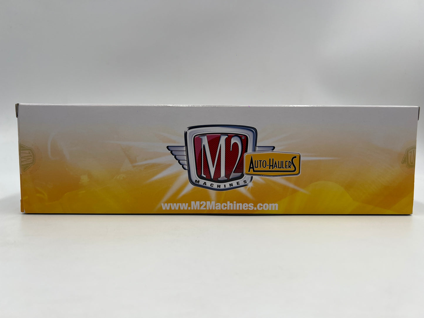 M2 Machines Auto Haulers Premium Edition Edelbrock 1958 Chevrolet Spartan LCF & 1957 Chevrolet Bel Air R20