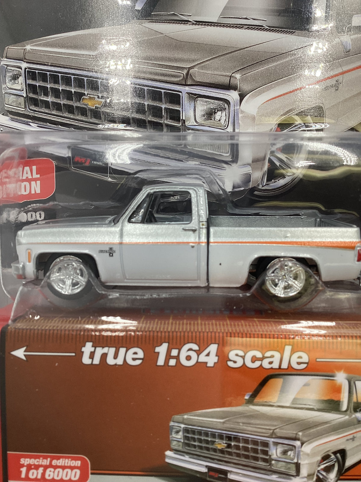 Modellino in miniatura Chevrolet Silverado 1/64 Greenlight W/T bianco Modellino in miniatura Chevrolet Silverado 1/64 Greenlight W/T bianco