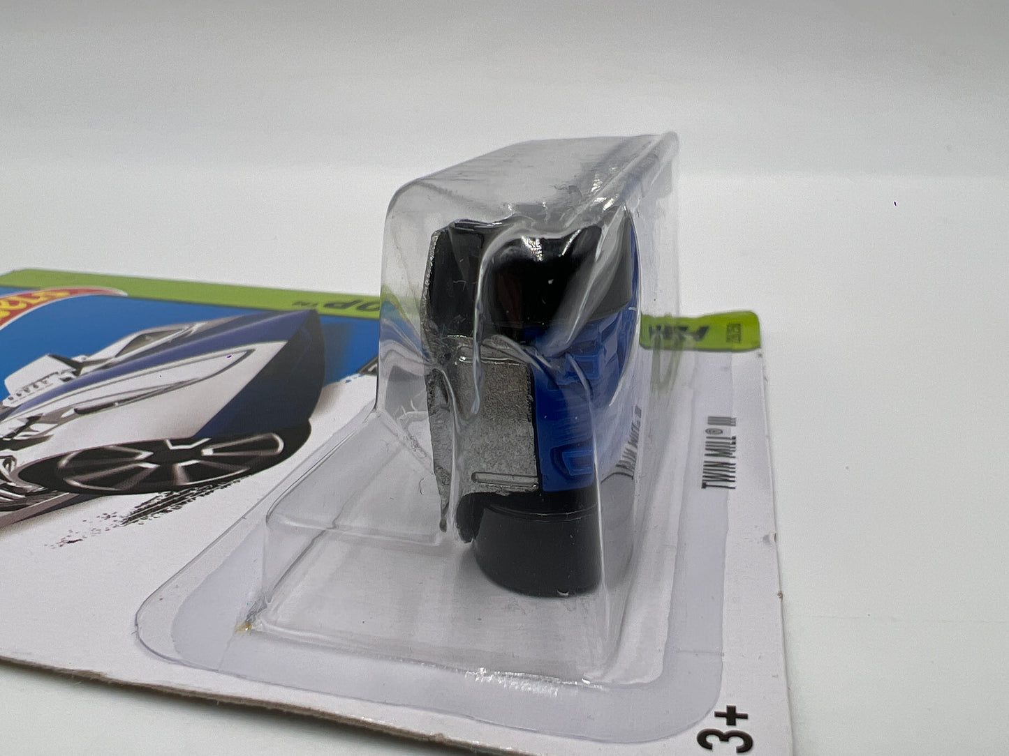 2014 Hot Wheels Walmart Exclusive Zamac 17 #226 Twin Mill III Card Not Perfect 145G