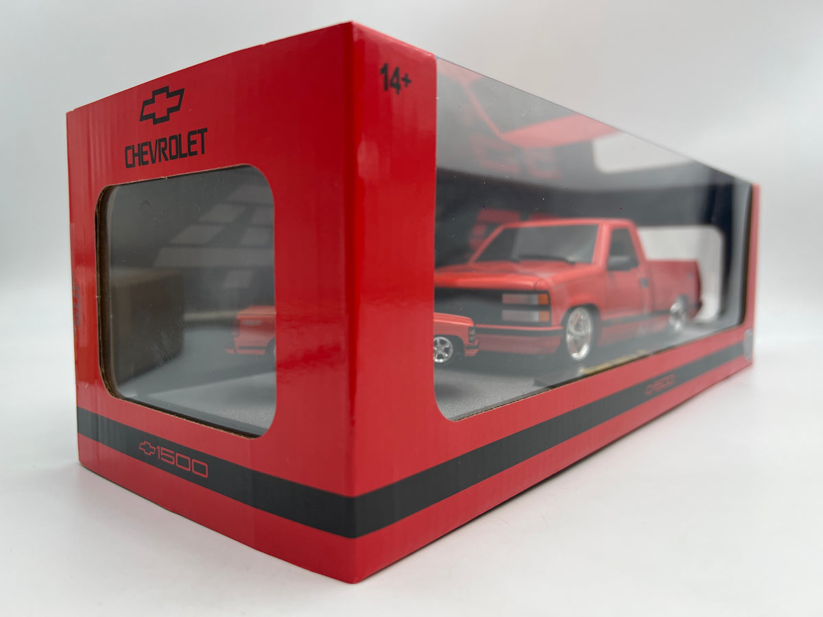 2026 M2 Machines R02 1/24 & 1/64 2 Pack 1992 Chevrolet C1500 SS 454 Red