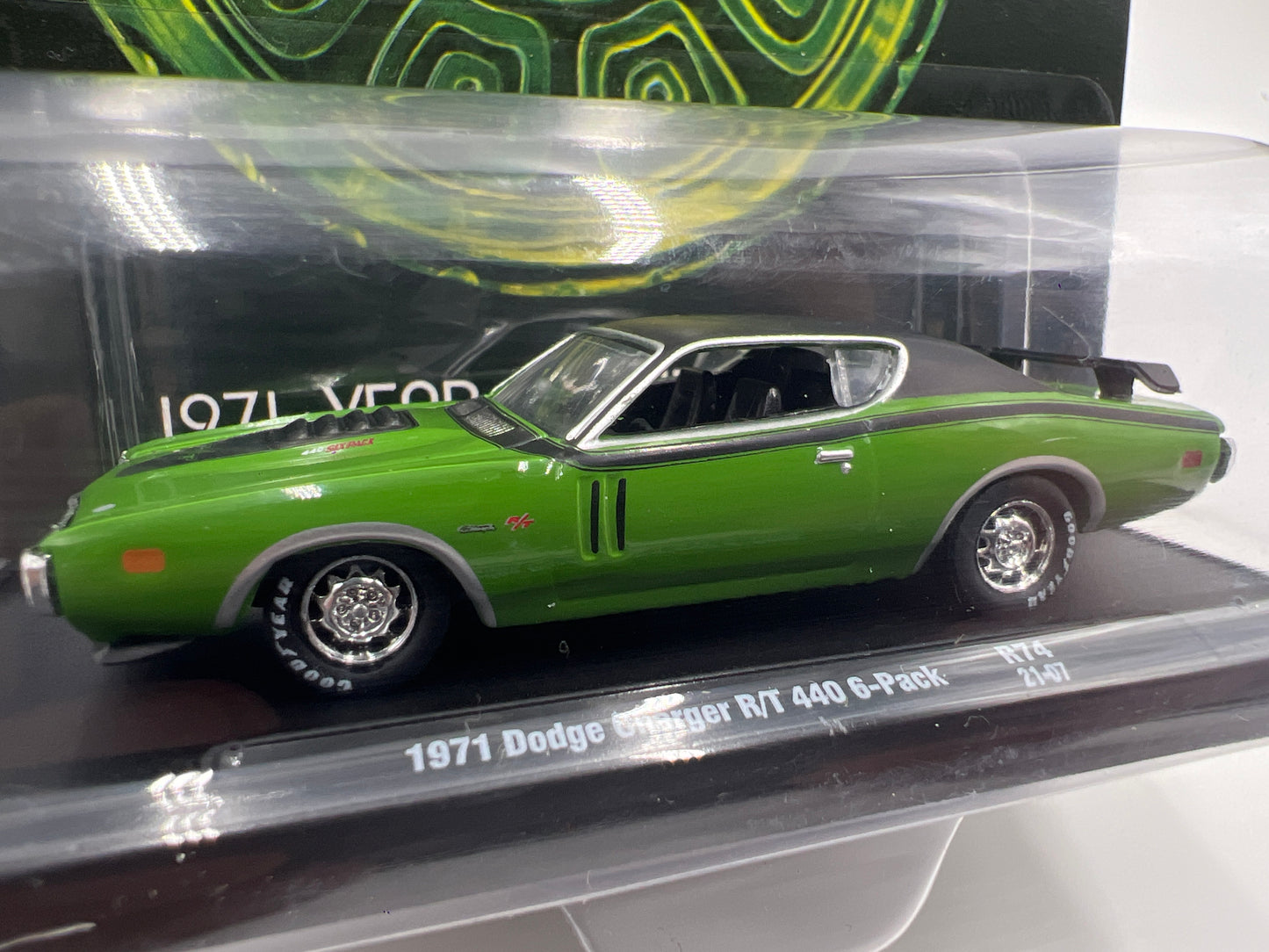 M2 Machines Auto Drivers 1971 Dodge Charger R/T 440 6-Pack Green Turtle Wax R74 192H
