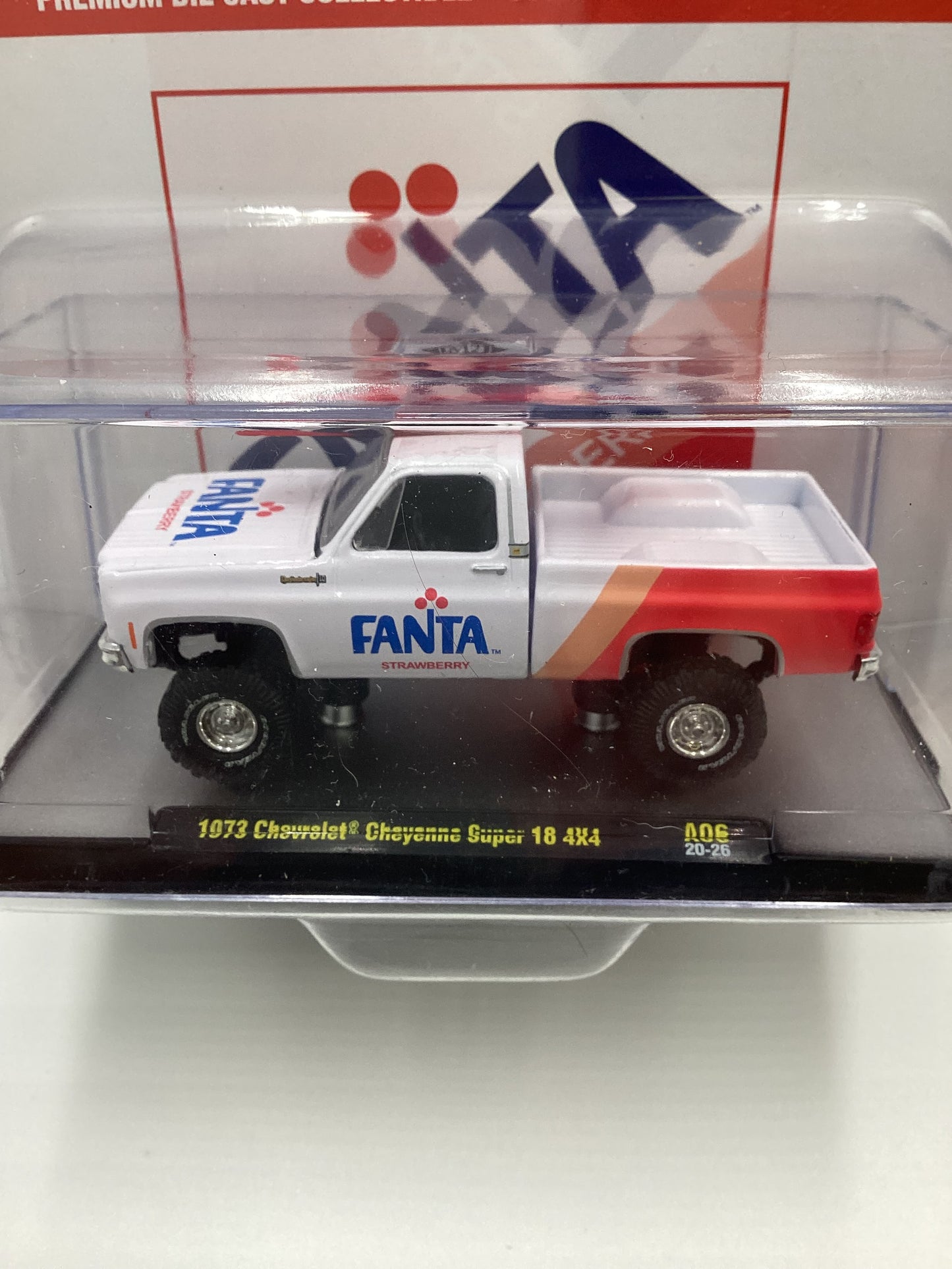 M2 Machines Fanta 1973 Chevrolet Cheyenne Super 10 4x4 A06