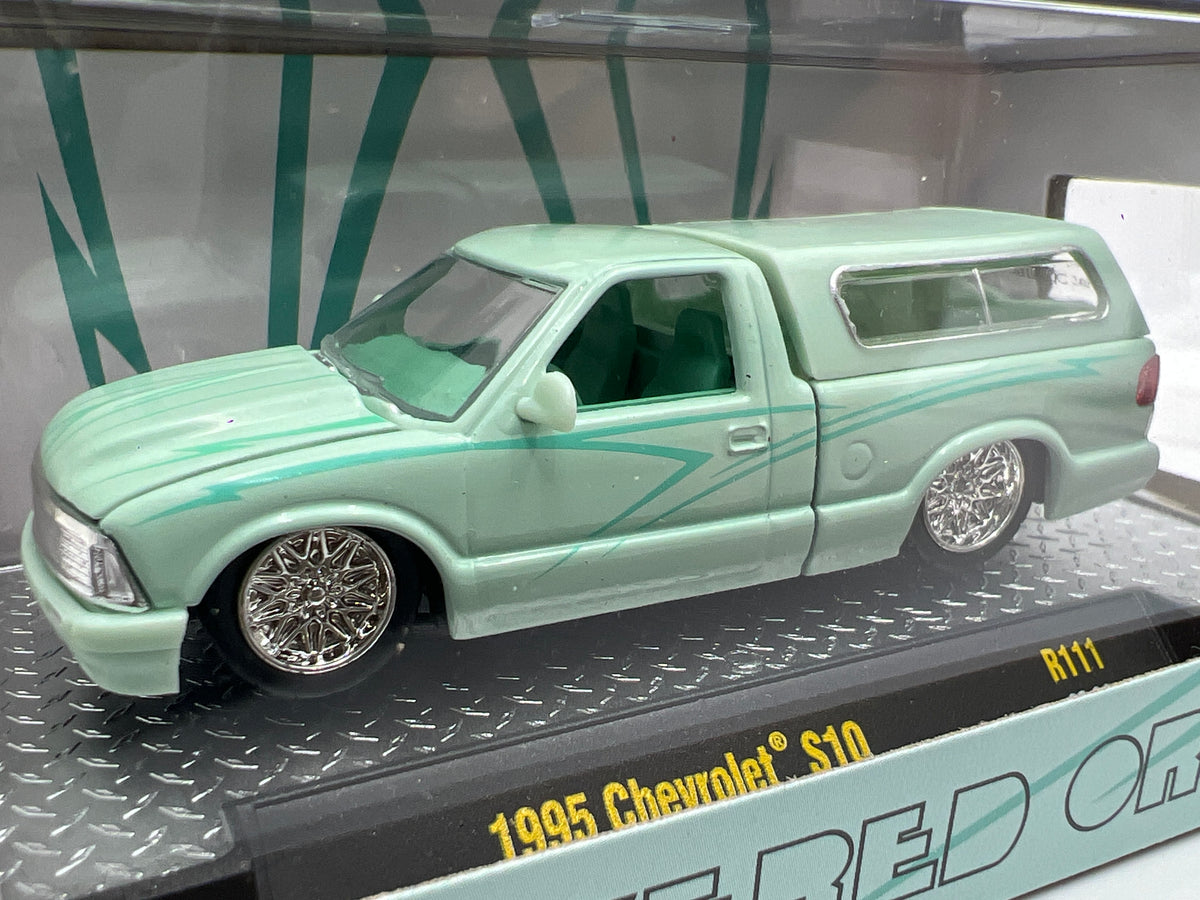 M2 Machines R111 1995 Chevrolet S10 Light Green