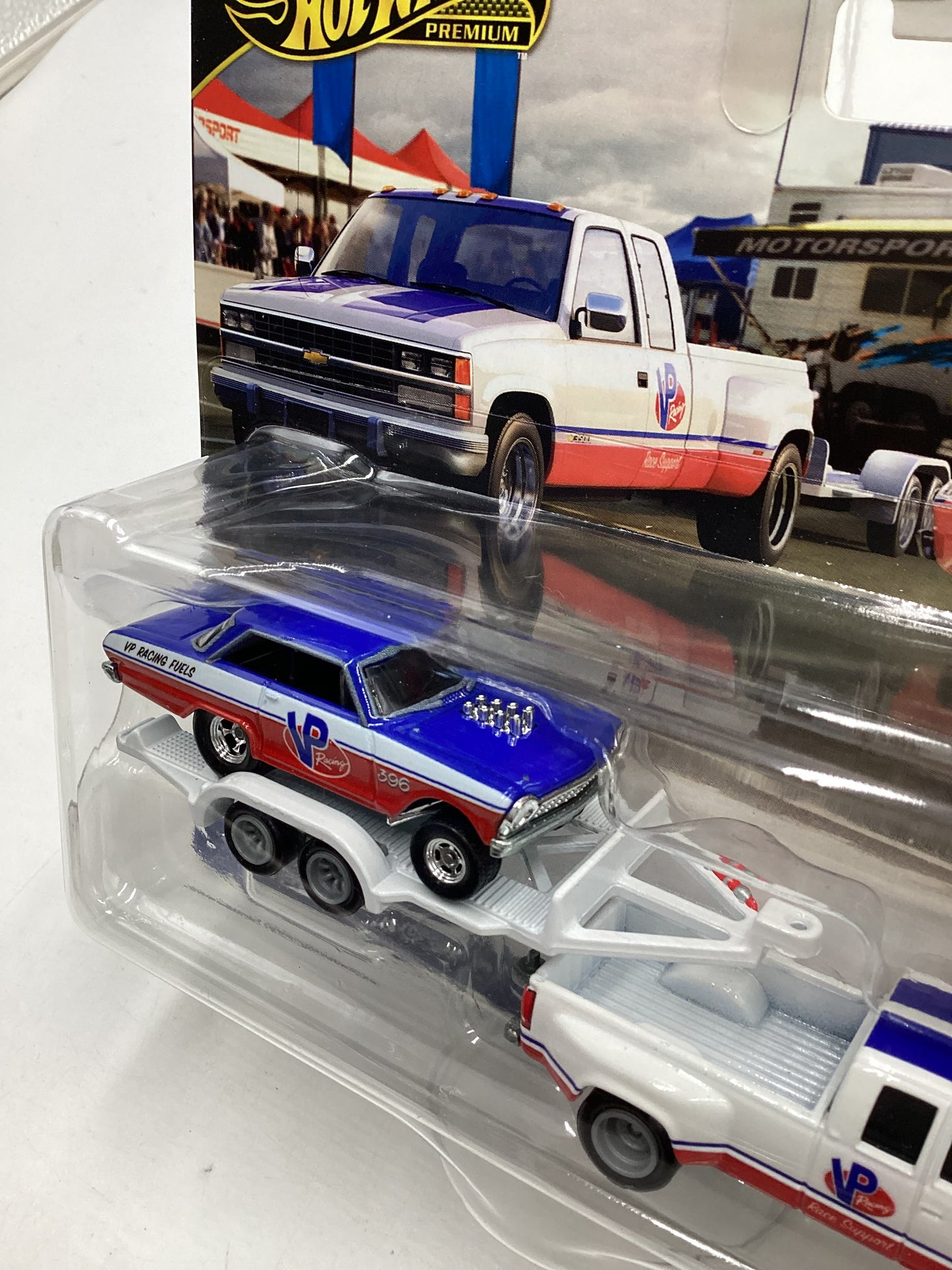 2024 Hot Wheels Team Transport #68 63 Chevy Nova & 88 Chevy Silverado 3500 278I