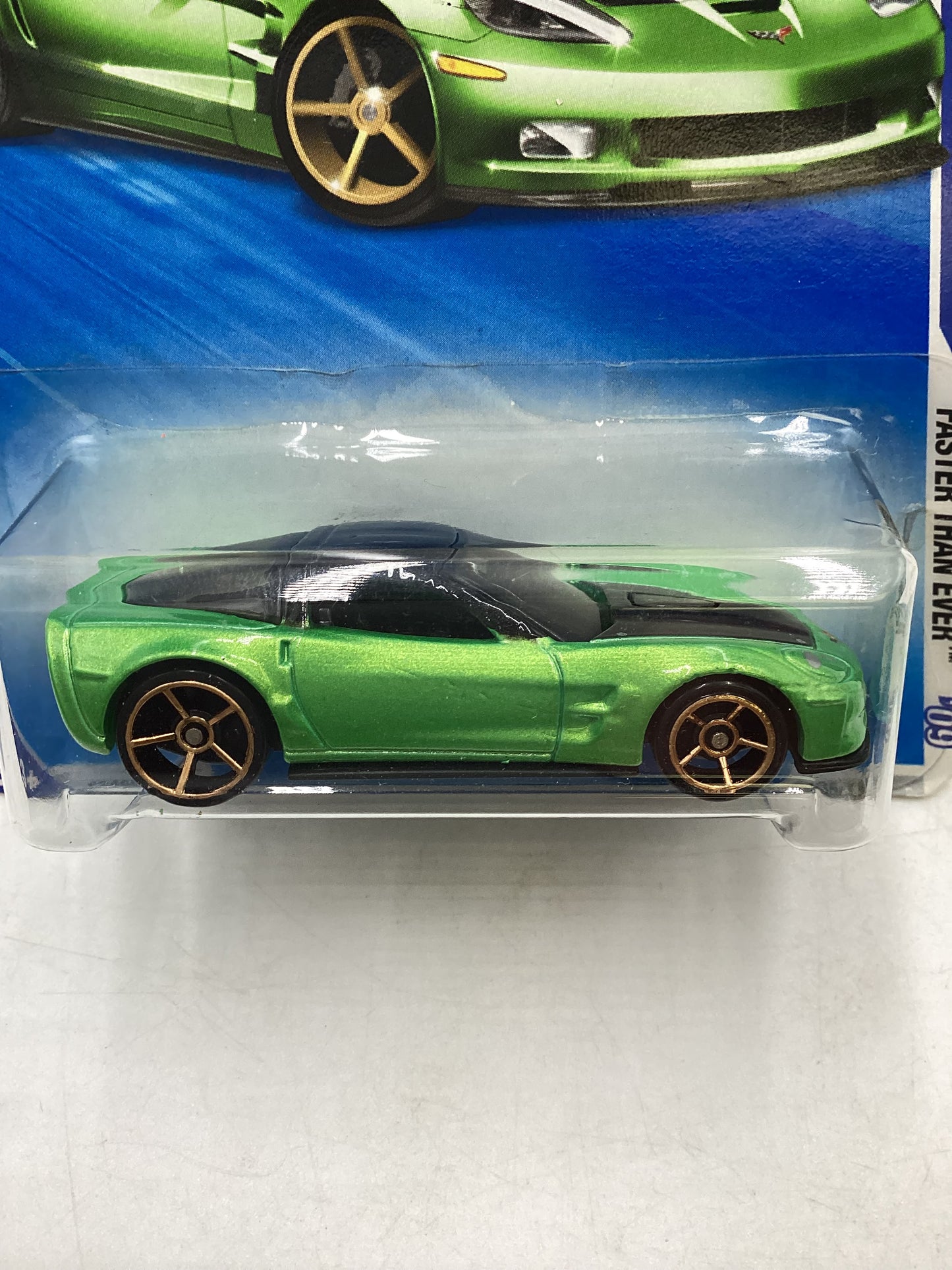 2009 Hot Wheels #135 09 Corvette ZR1 Green Pin Holes in Card 18D