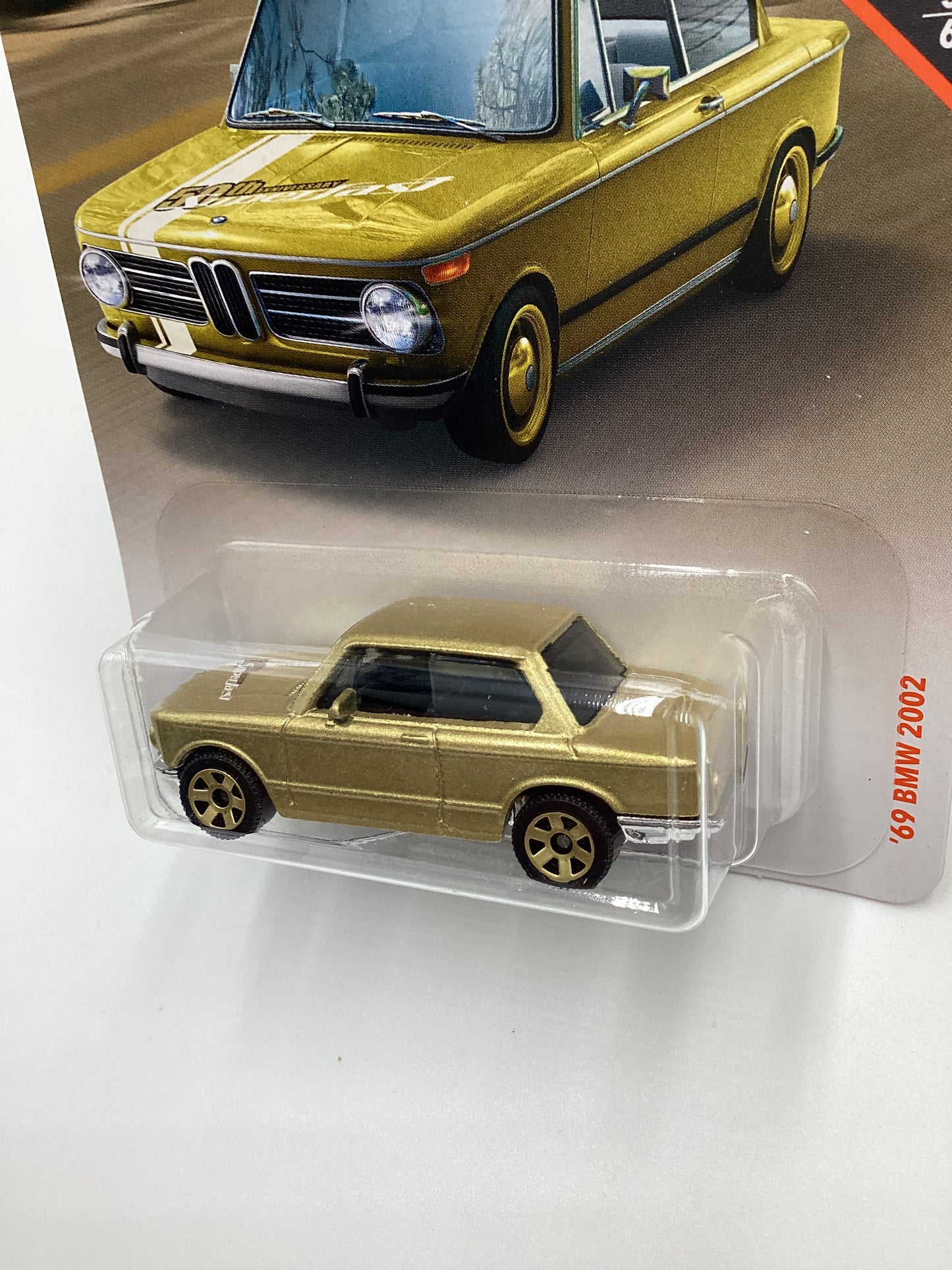 2019 Matchbox 50th Anniversary Superfast Gold 69 BMW 2002 Gold SR