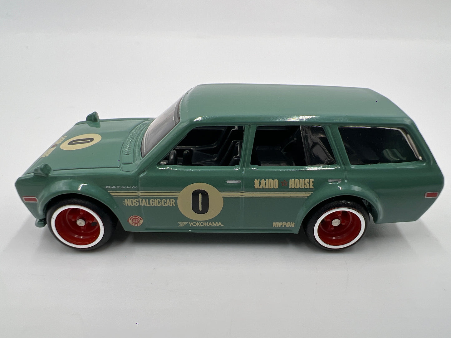 Hot Wheels 1/64 Premium Diorama Set 71 Datsun 510 Wagon Green Loose