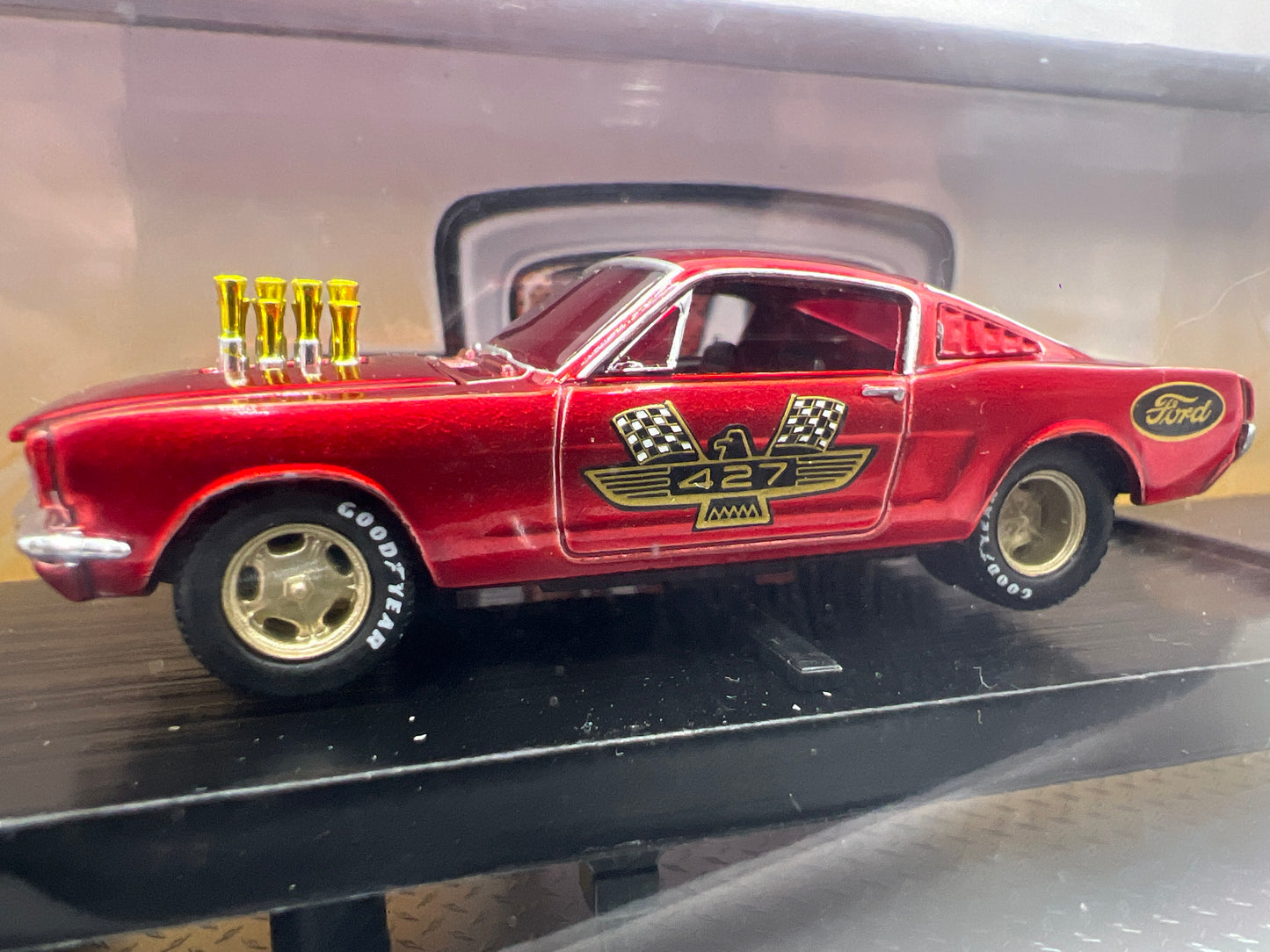 M2 Machines Premium Edition Auto Haulers 1966 Ford C-600 & 1966 Ford Mustang Fastback 2+2 R21