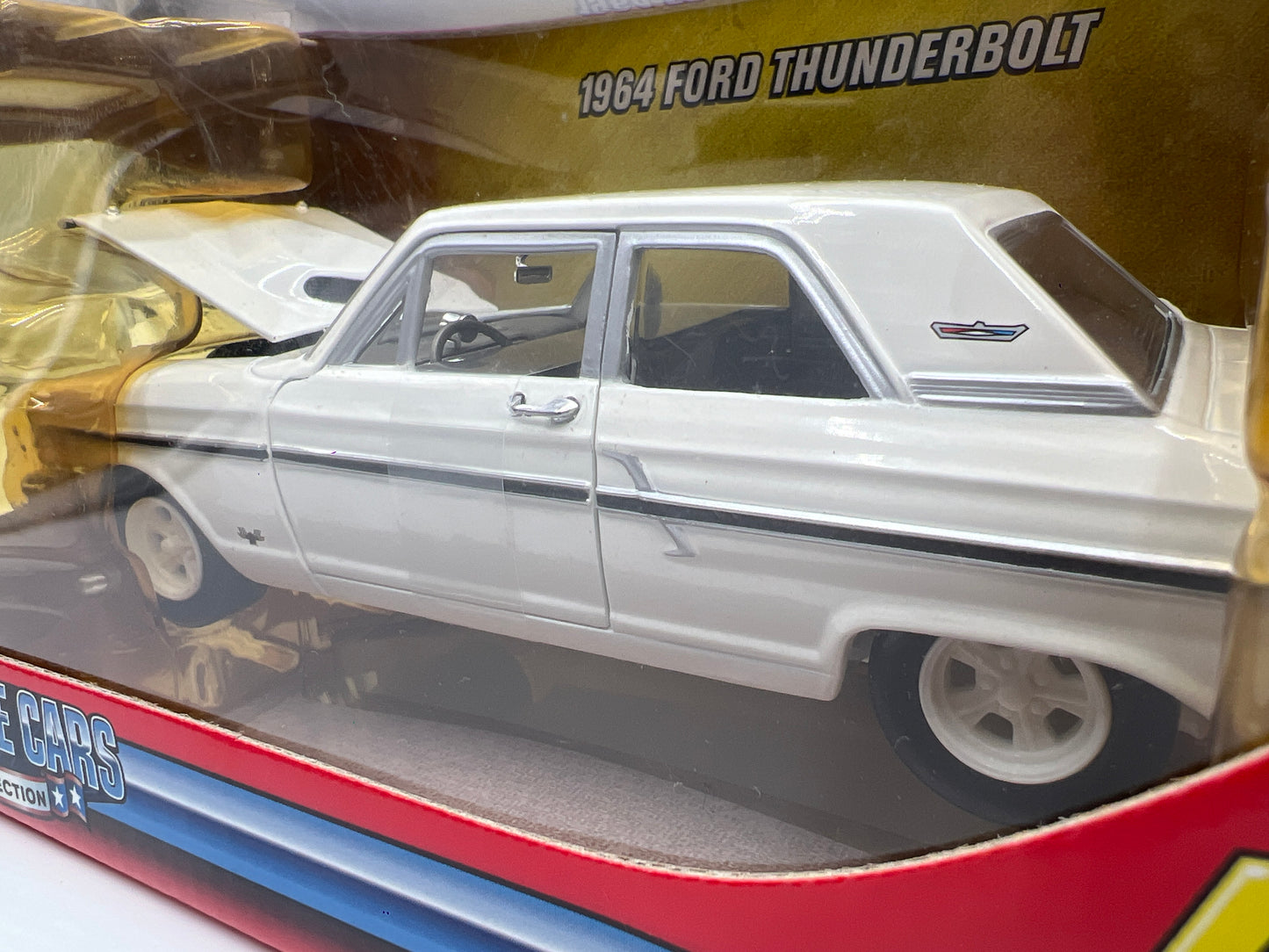 Johnny Lightning 1:24 Scale White Lightning Chase Muscle Cars 1964 Ford Thunderbolt White VHTF Damaged Blister