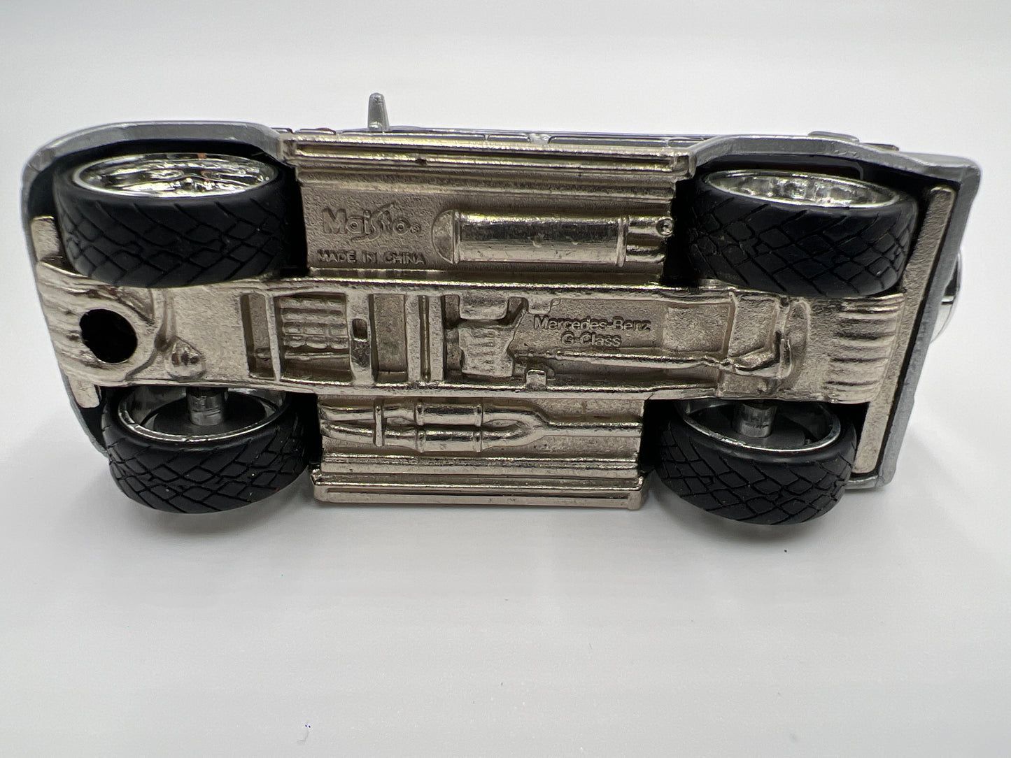 Maisto Playerz Luxury Diecast Collection Mercedes-Benz G-Class Silver Loose