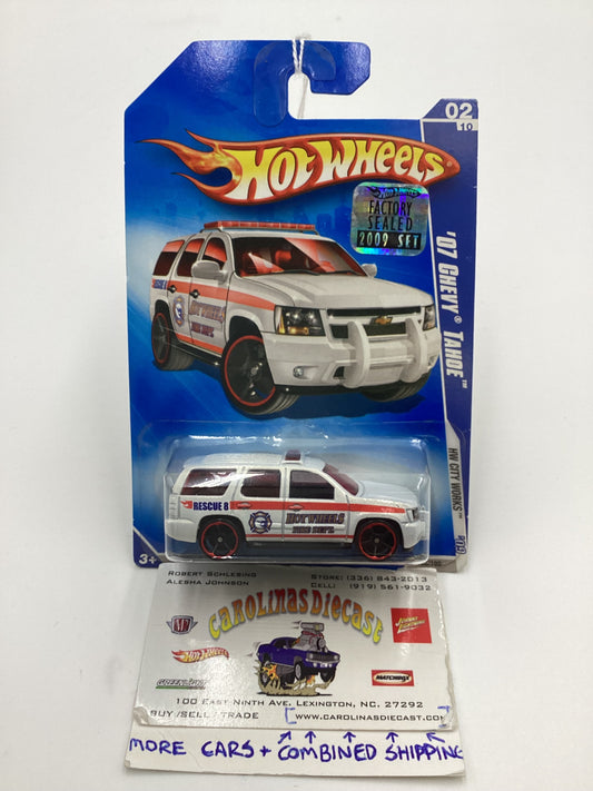 2009 Hot Wheels #108 07 Chevy Tahoe Fire Dept. White 17C Factory Sealed