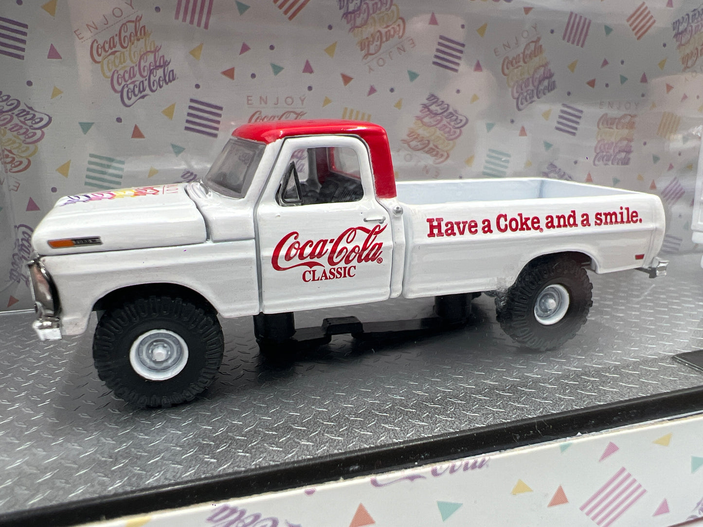 M2 Machines Auto Haulers Coca Cola 1969 Ford F-100 Ranger 4x4 & 1990 Ford Mustang GT TW08