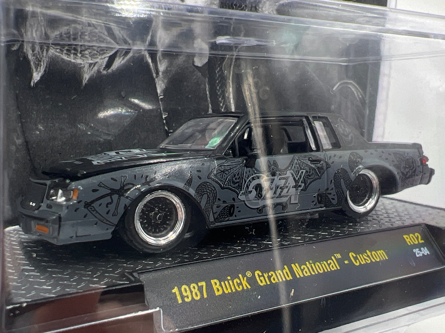 M2 Machines R02 Rock Legends Ozzy Ozbourne 1987 Buick Grand National Custom Black