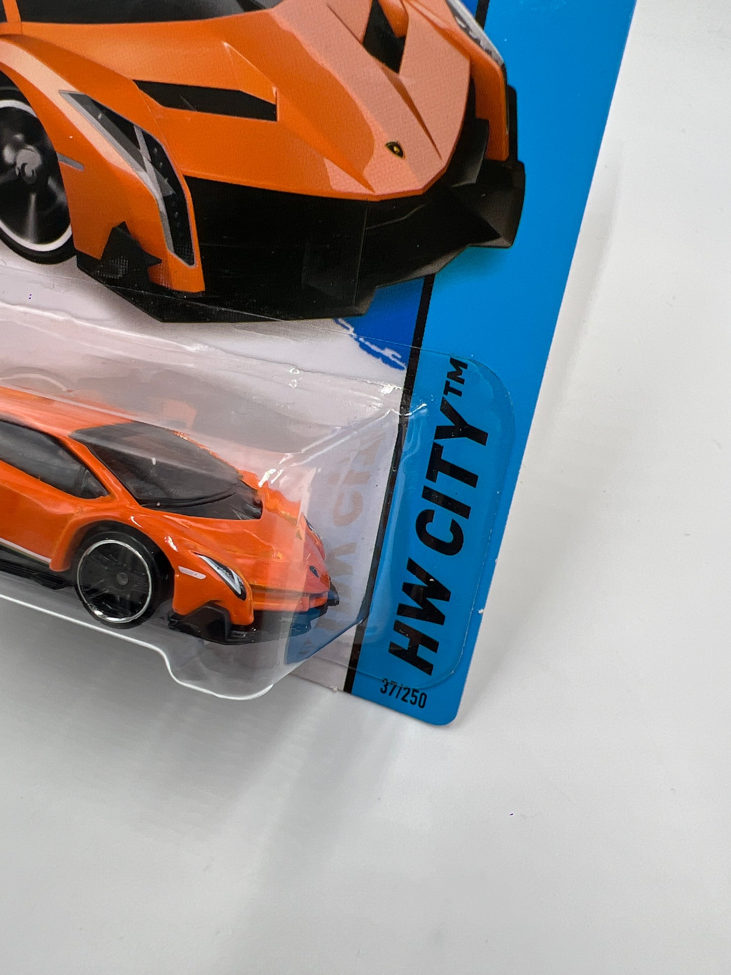 2014 Hot Wheels City #37 Lamborghini Veneno Orange 102F
