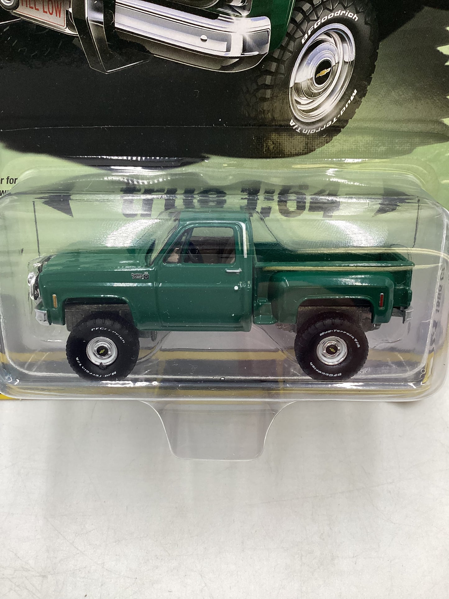 Auto World Muscle Trucks 1980 Chevy Custom Deluxe Stepside 185B