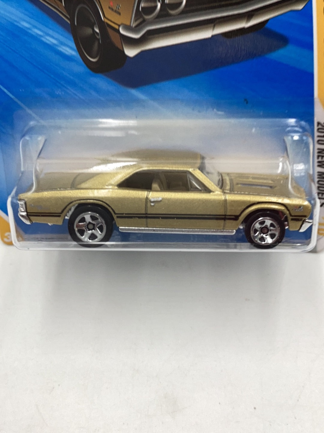 2010 Hot Wheels new models #44 67 Chevelle SS 396 gold 18C