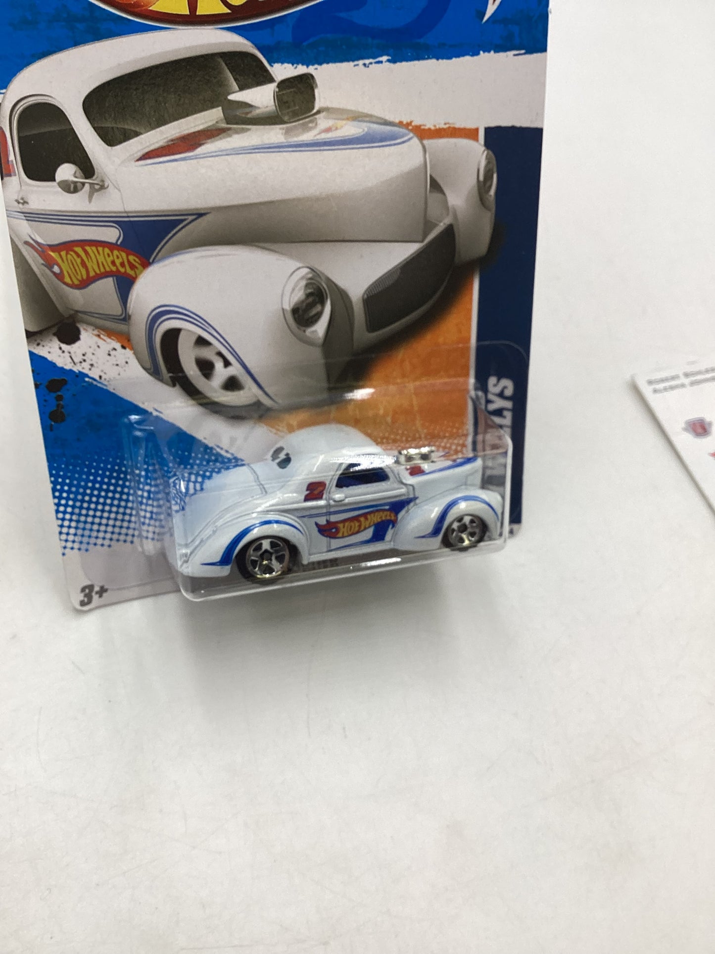 2011 Hot Wheels #152 41 Willys White 25A