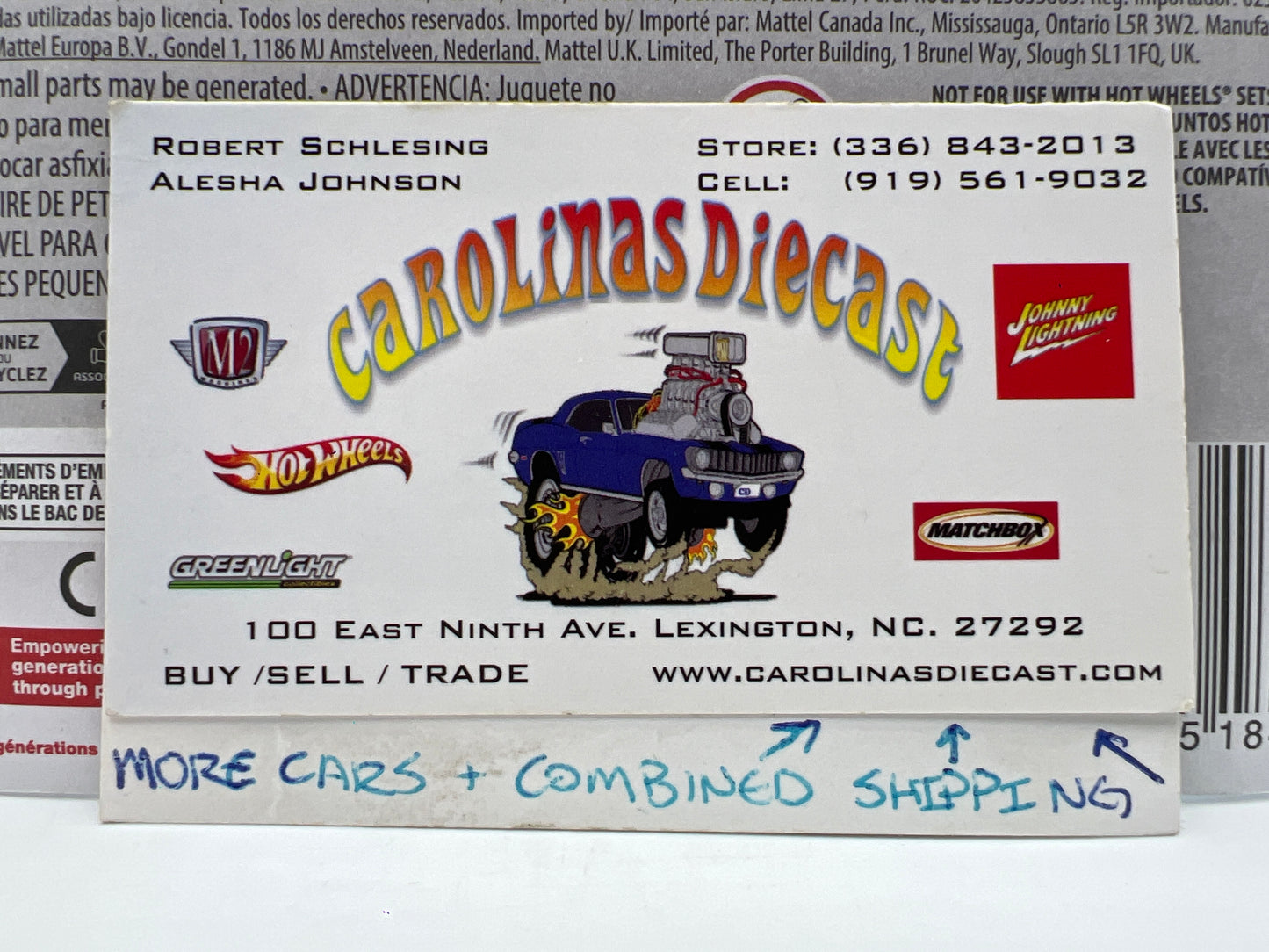 Hot Wheels Racer Verse Scooby-Doo In Mystery Machine 111A