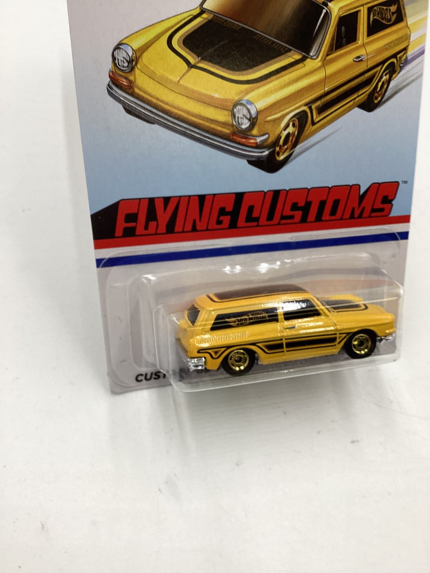 Hot Wheels Target Exclusive Flying Customs Custom 69 Volkswagen Squareback Yellow