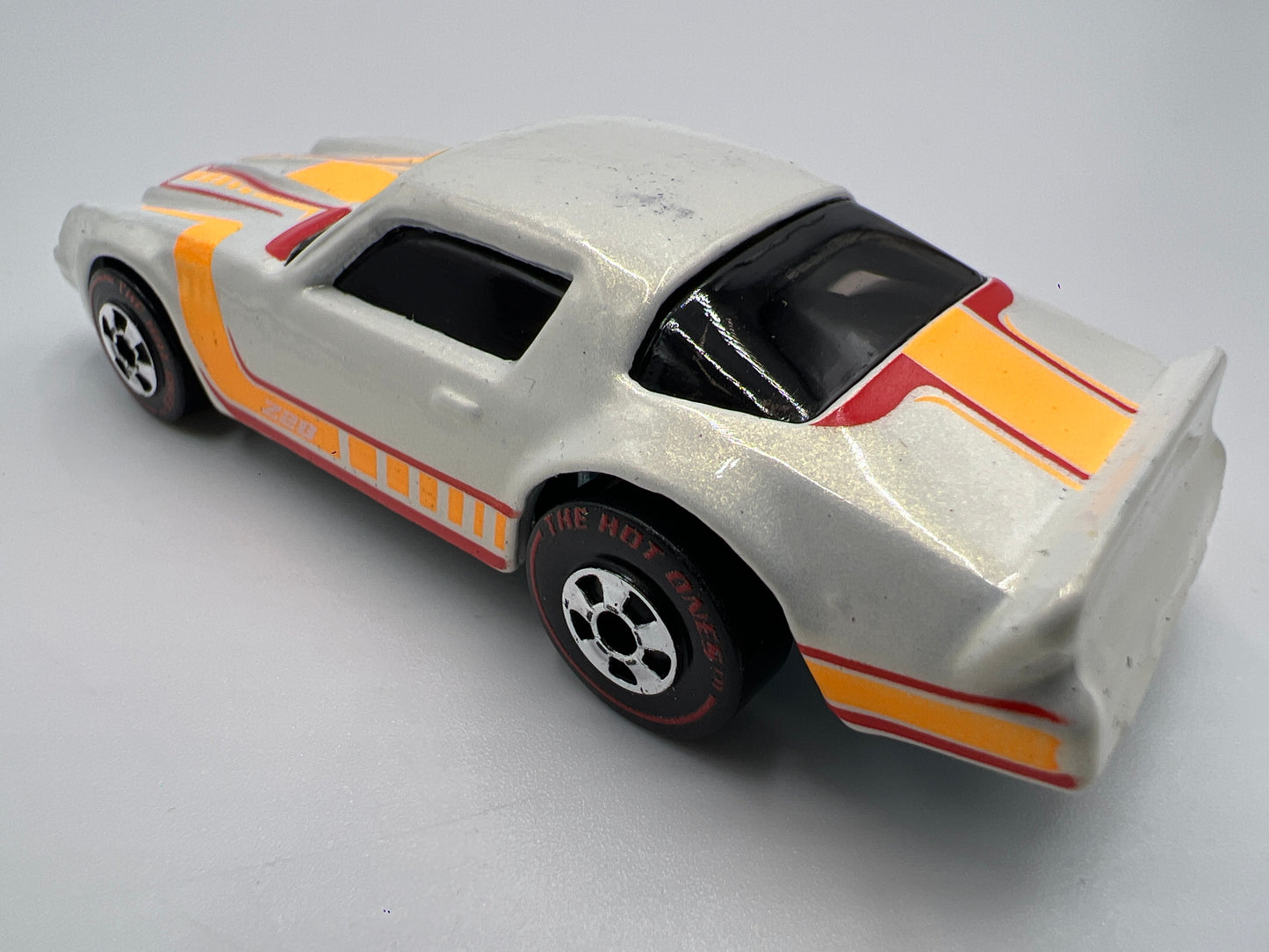 2011 Hot Wheels The Hot Ones CHASE 1982 Chevy Camaro Z-28 White Loose