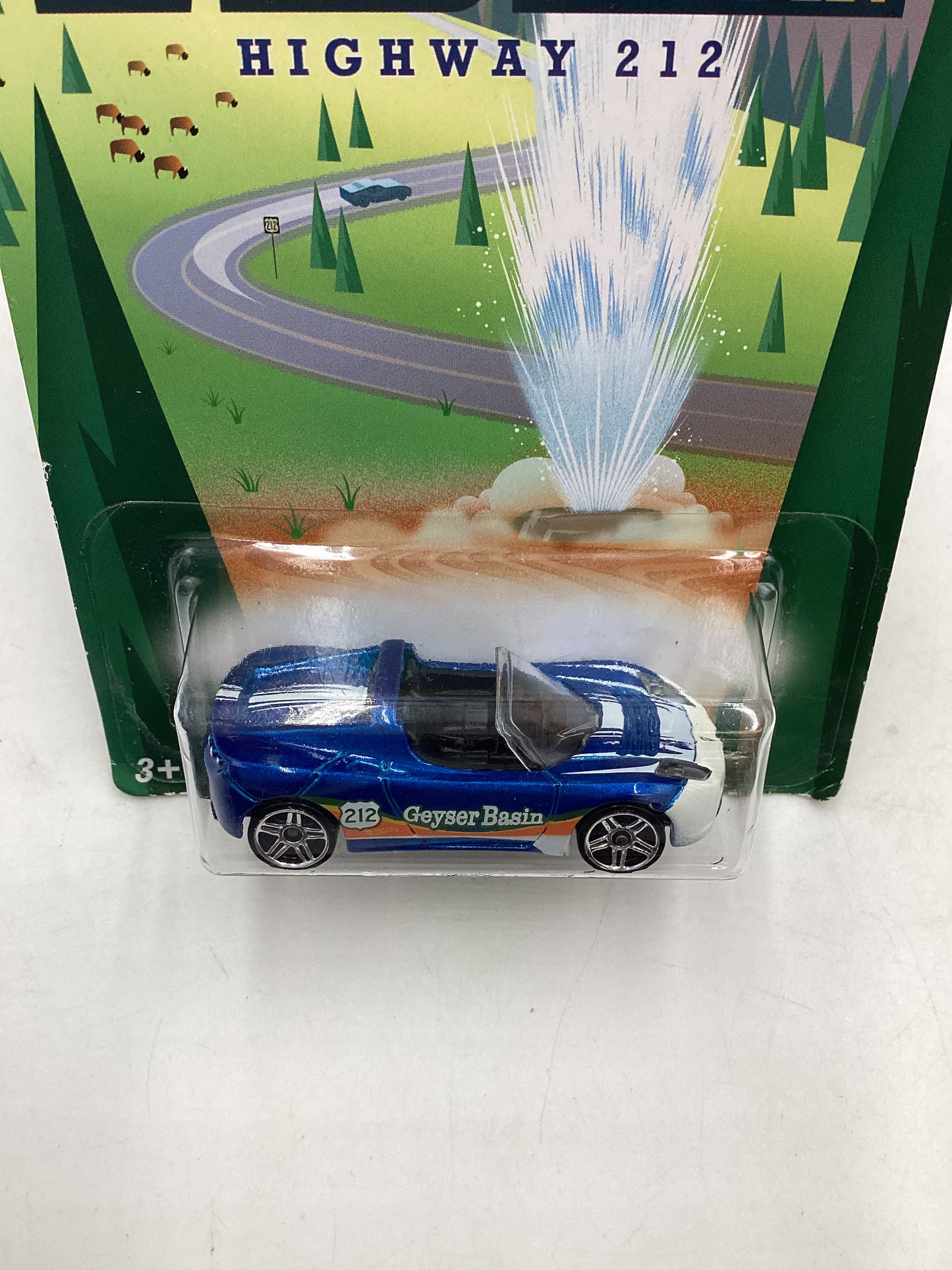 Hot Wheels 2014 Road Trippin HWY 212 Tesla Roadster #31 (Card Not Perfect) 155C