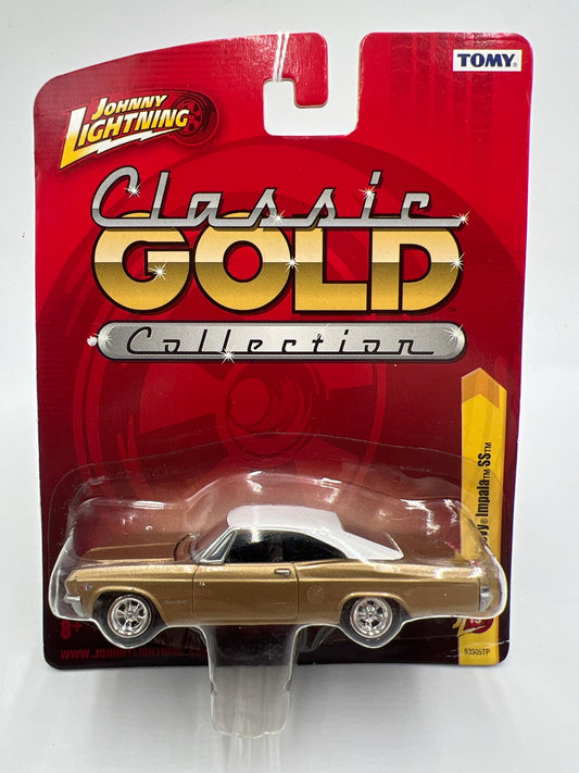 Johnny Lightning Small Card Classic Gold Collection 1965 Chevy Impala SS