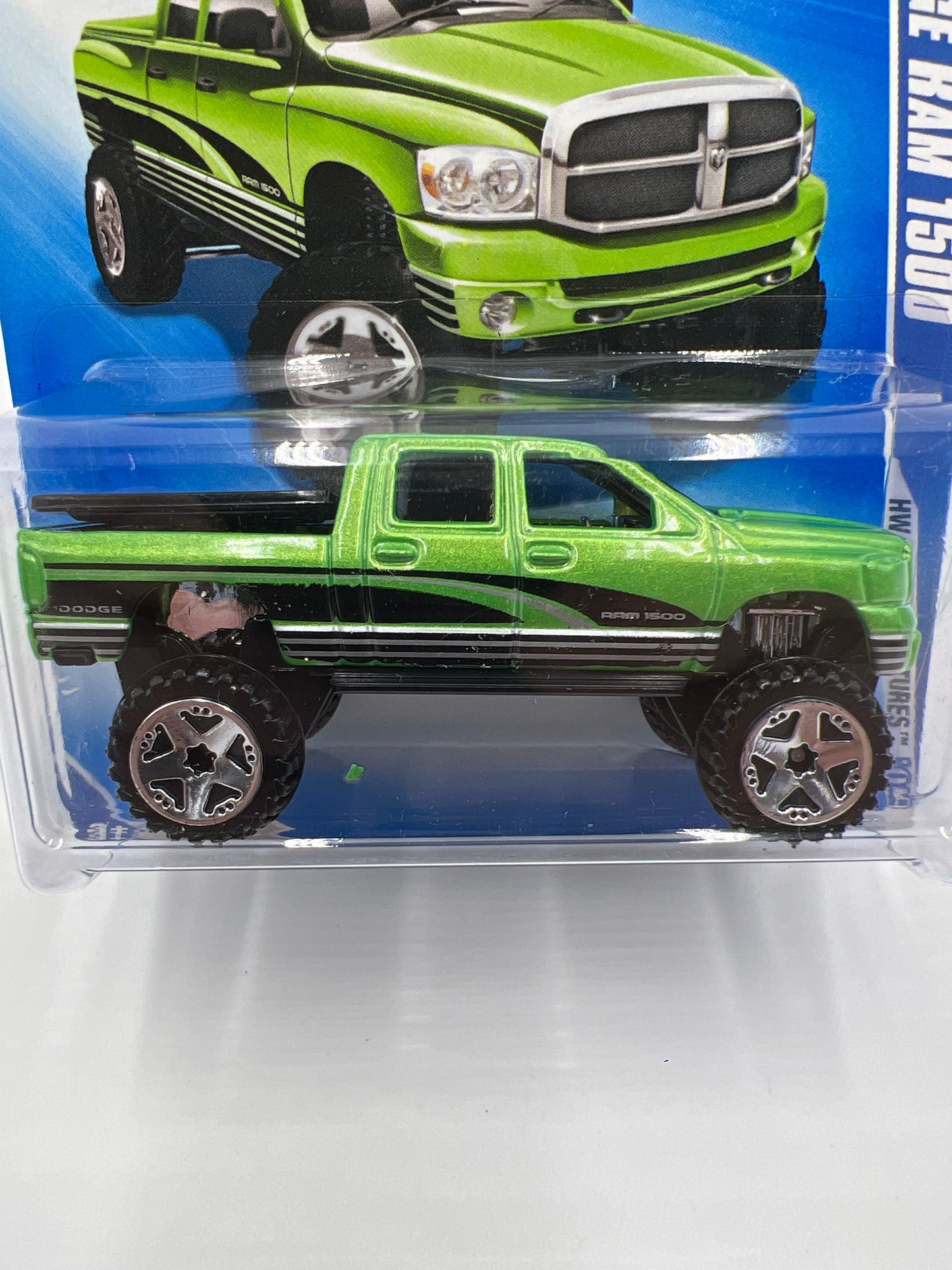 2009 Hot Wheels Special Features #87 Dodge Ram 1500 Green 39C