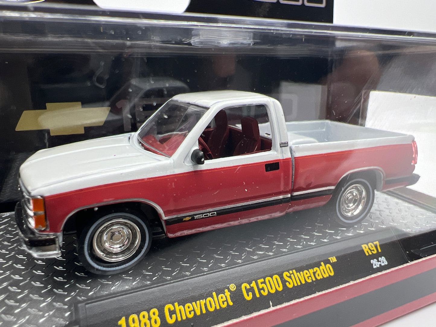 2026 M2 Machines R97 1988 Chevrolet C1500 Silverado Red/Light Gray