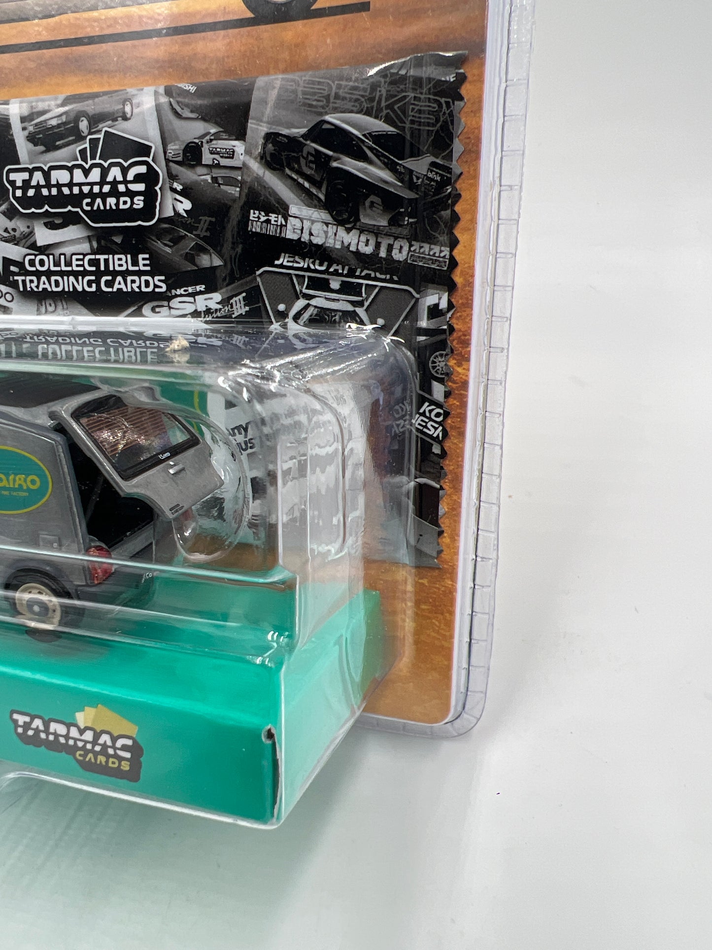 Tarmac Works Mijo Exclusives CHASE Nissan S-Cargo Presentation W/Trading Cards