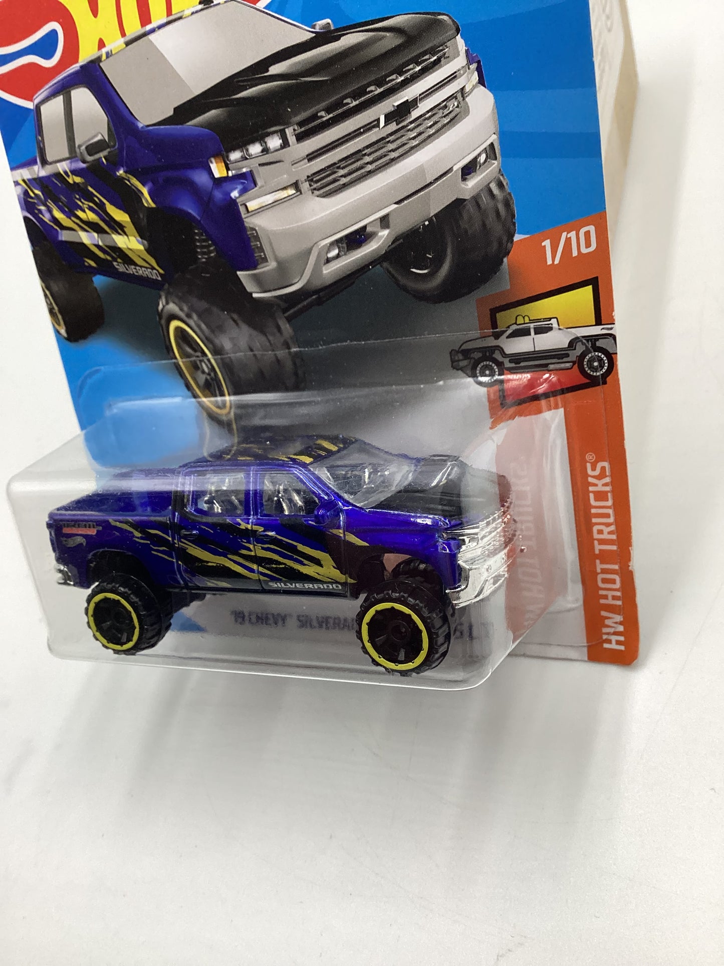 2019 Hot Wheels #83 19 Chevy Silverado Trail Boss Lt Blue 14G