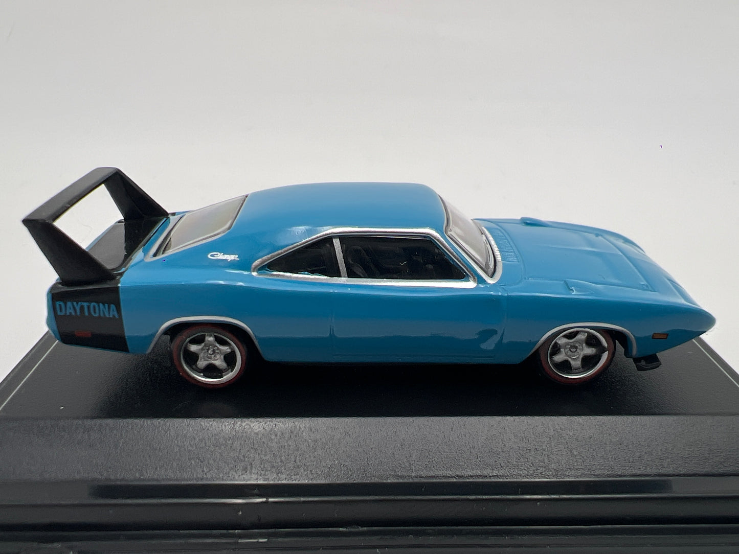Oxford Auto Company 1/87 HO Scale Dodge Charger Daytona 1969 Blue
