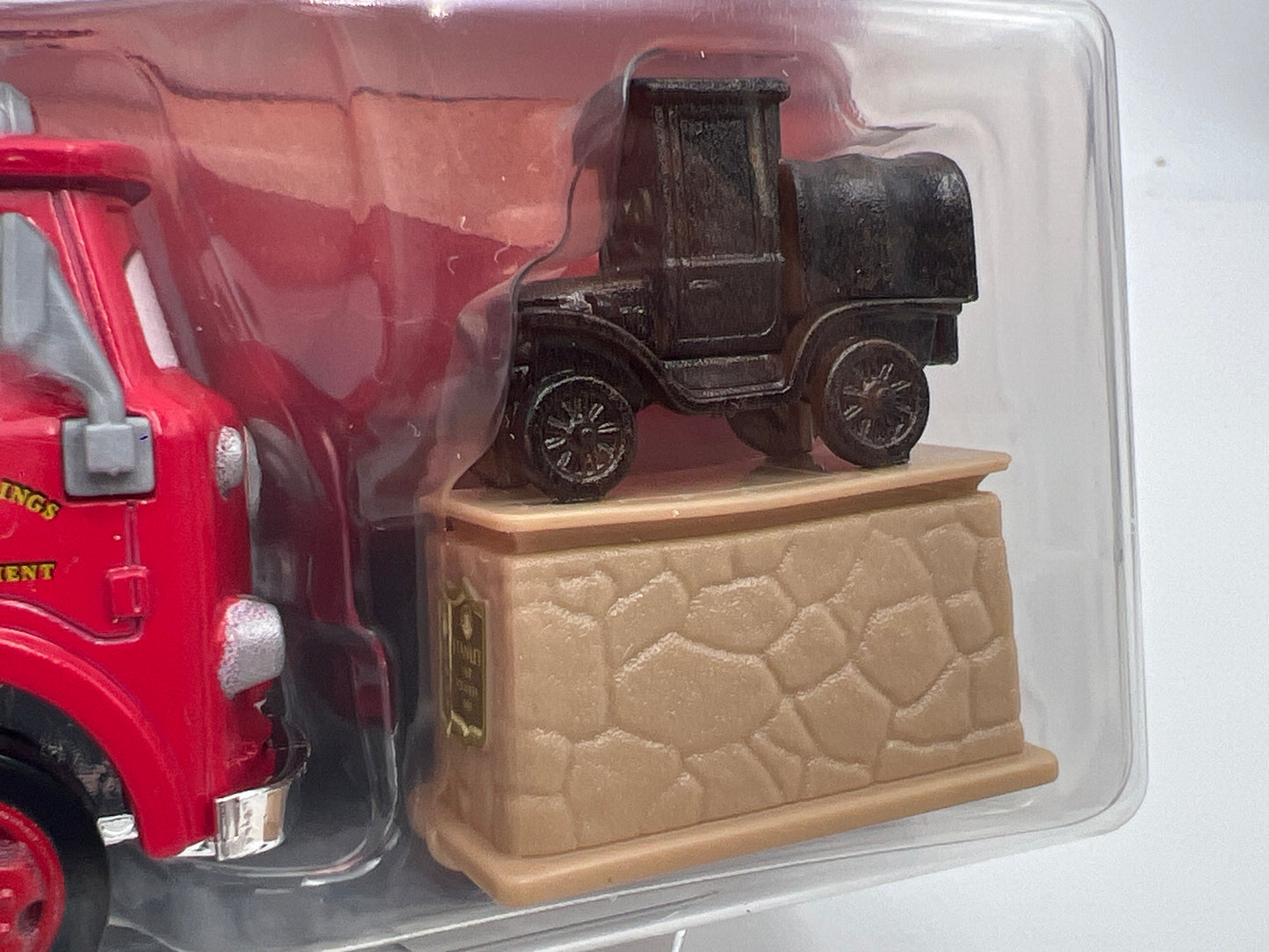 Disney Pixar Cars 2 Pack Red & Stanley