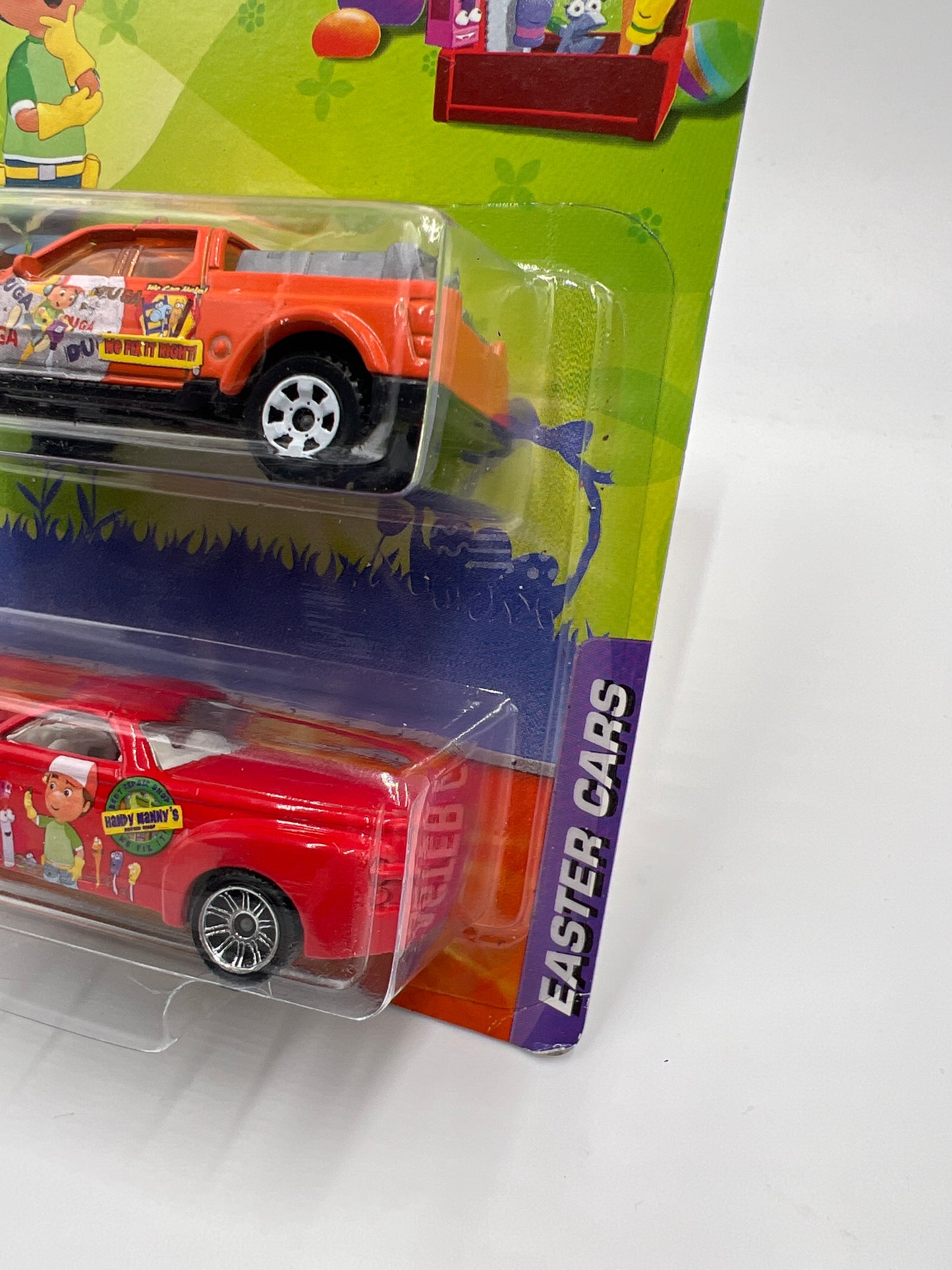 2009 Matchbox Disney 2 Pack Handy Mandy Easter Cars SSR (Cracked Blister) SR