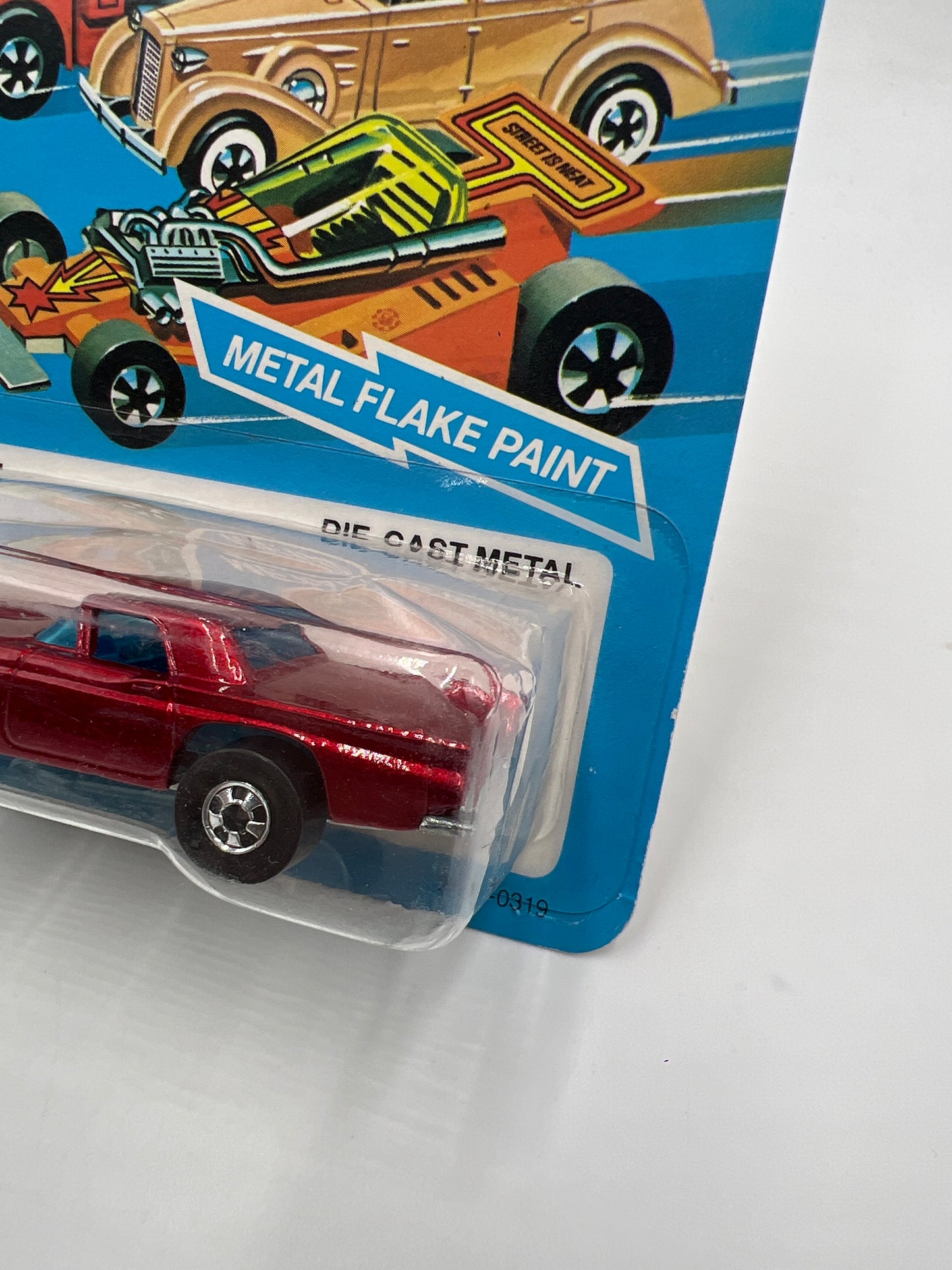 Hot Wheels Original 1982 #2013 57 T-Bird Red Unpunched W/Protector Blister Not Perfect