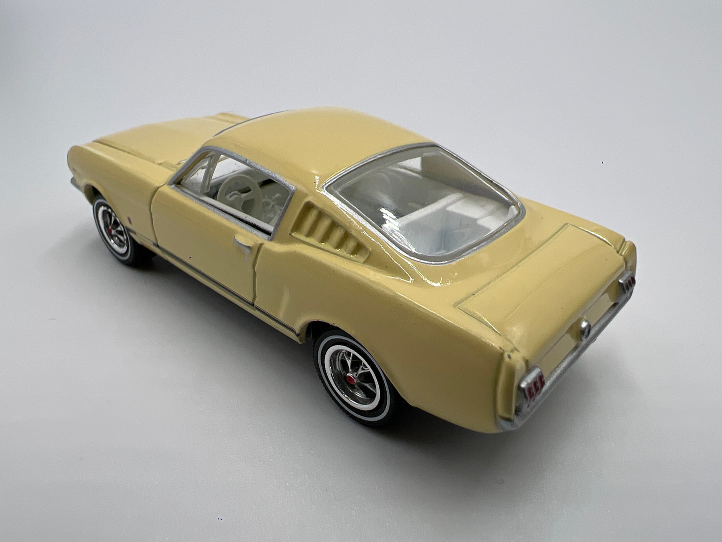 Greenlight Route 66 U.S.A Collector Pack 1965 Ford Mustang  Yellow Loose