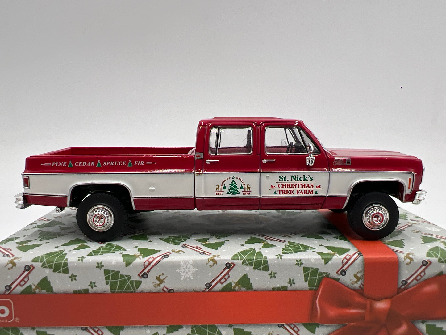 IXO Models 1/64 St Nicks Christmas Tree Farm 1 of 2496 1976 GMC Sierra Grande K2500 Wideside