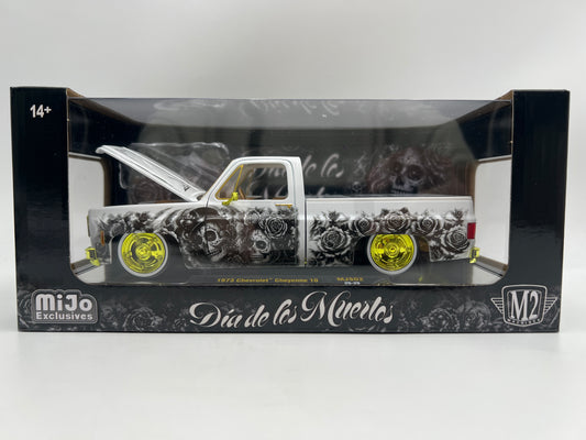 M2 Machines 1/24 MJS02 MiJo 1/500 CHASE Dia De Los Muertos 1973 Chevrolet Cheyenne 10