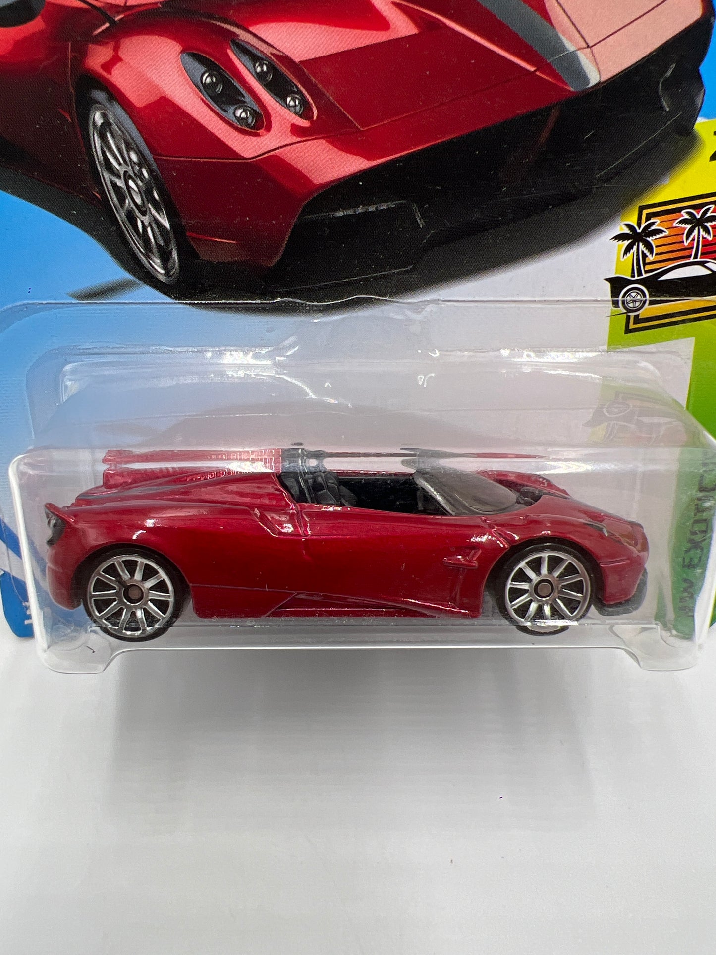 2018 Hot Wheels Exotics #243 17 Pagani Huayra Roadster Red